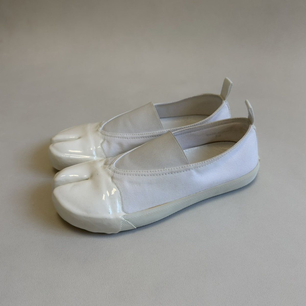 Maison Margiela S/S 20 White ‘Resin Dipped’ Tabi Sneakers Size US 8 / IT 38 - 11 Thumbnail
