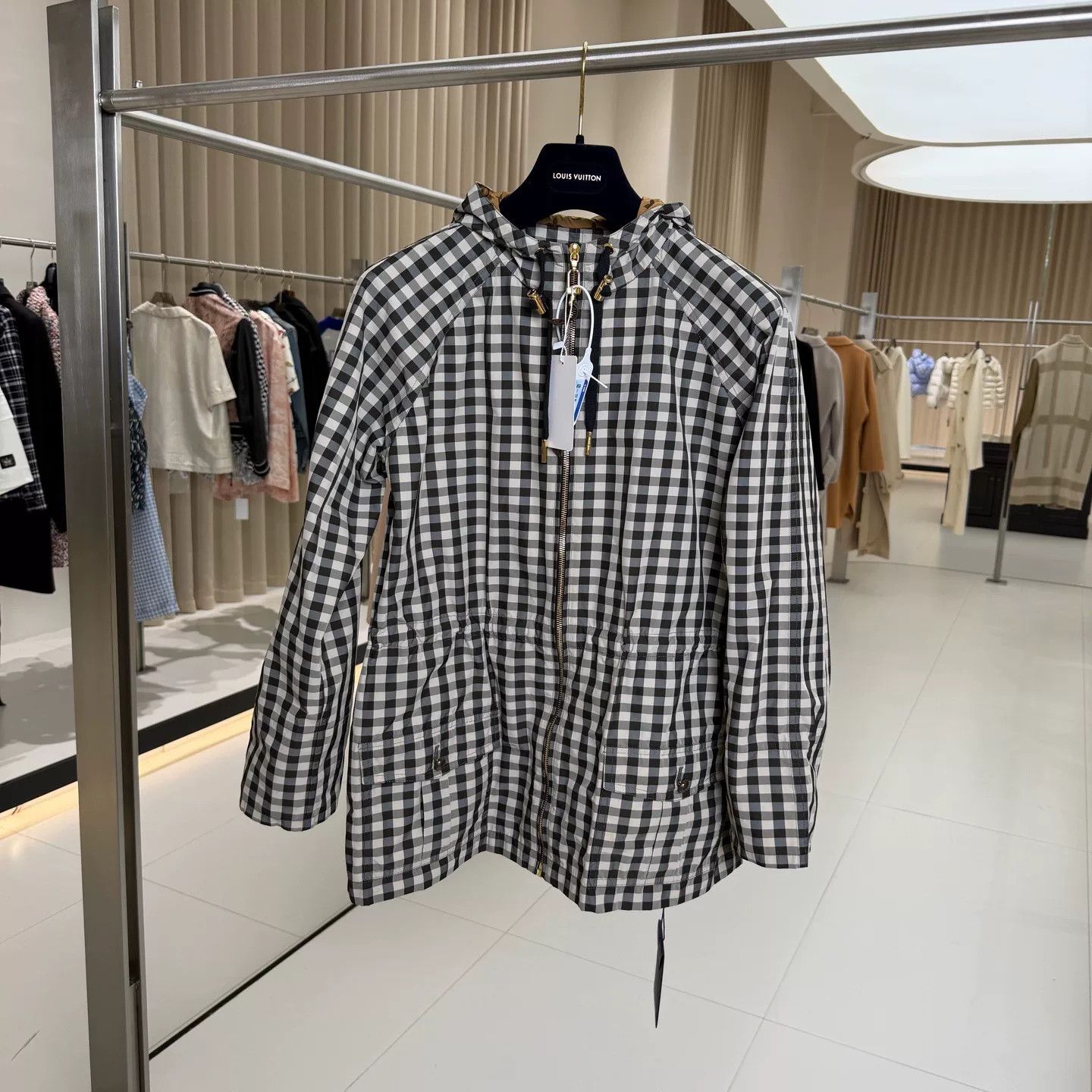 Louis Vuitton Louis Vuitton 25 Check Waistcoat Jacket 38 Size US M / EU 48-50 / 2 - 1 Thumbnail