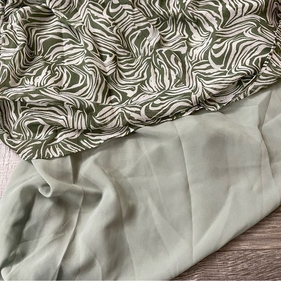 Other NWT En Saison Sole Midi Dress Abstract Print Green Sage Size Size S / US 4 / IT 40 - 4 Thumbnail