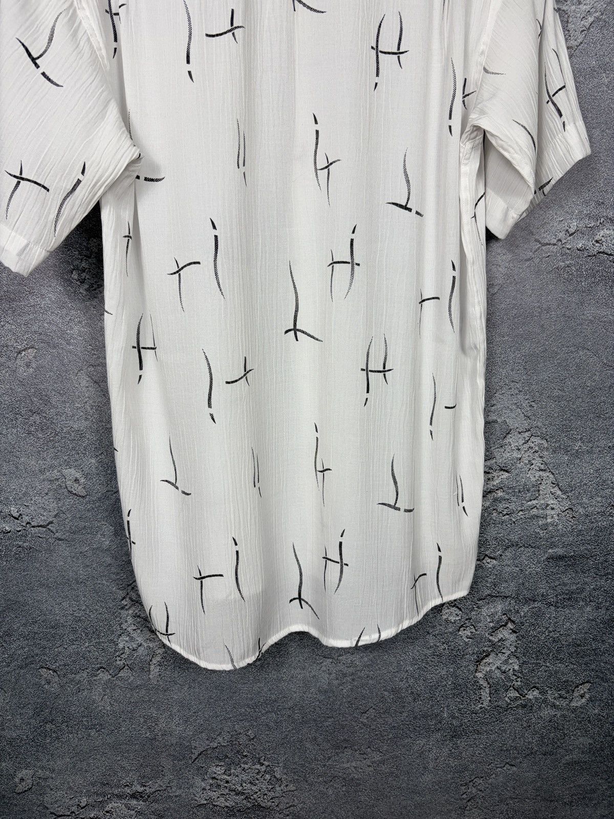 Versace Versace Vintage White Short Sleeve Pattern Shirt Size M Size US M / EU 48-50 / 2 - 11 Thumbnail