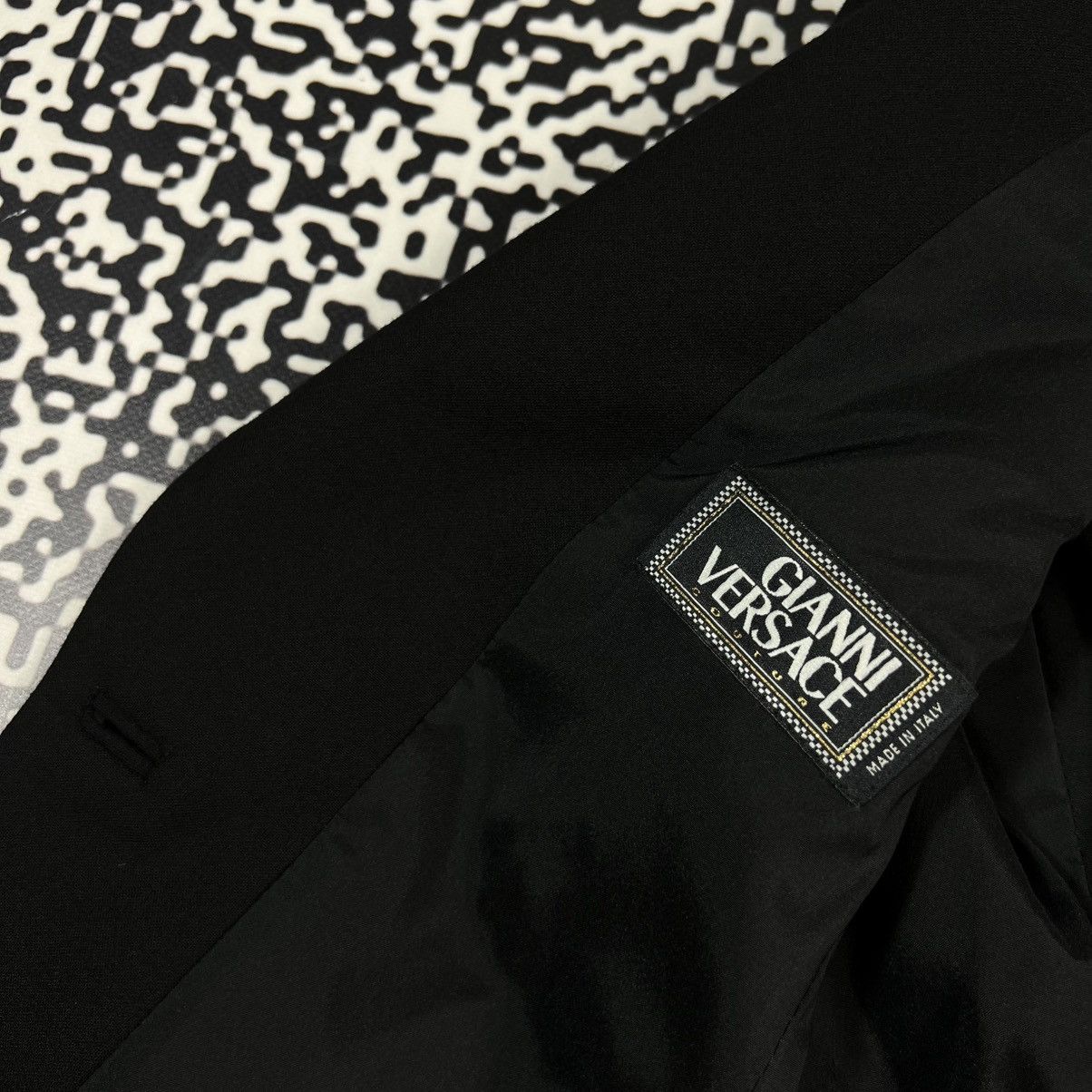 Versace Vintage 90s Gianni Versace Couture G Logo Luxury Blazer Size S / US 4 / IT 40 - 17 Thumbnail
