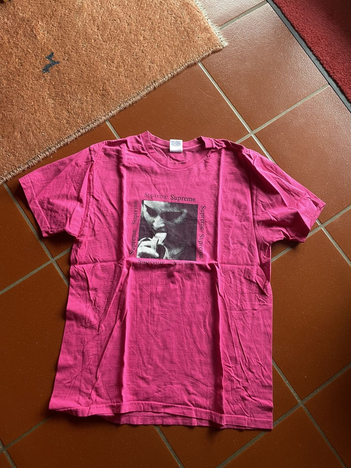 Supreme Supreme Banana Tee Pink L Size US L / EU 52-54 / 3 - 1 Thumbnail