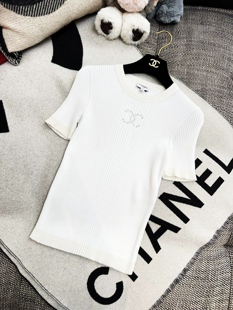 Chanel Chanel 25C show white double C hollow knitted short sleeve Size XS / US 0-2 / IT 36-38 - 2 Thumbnail