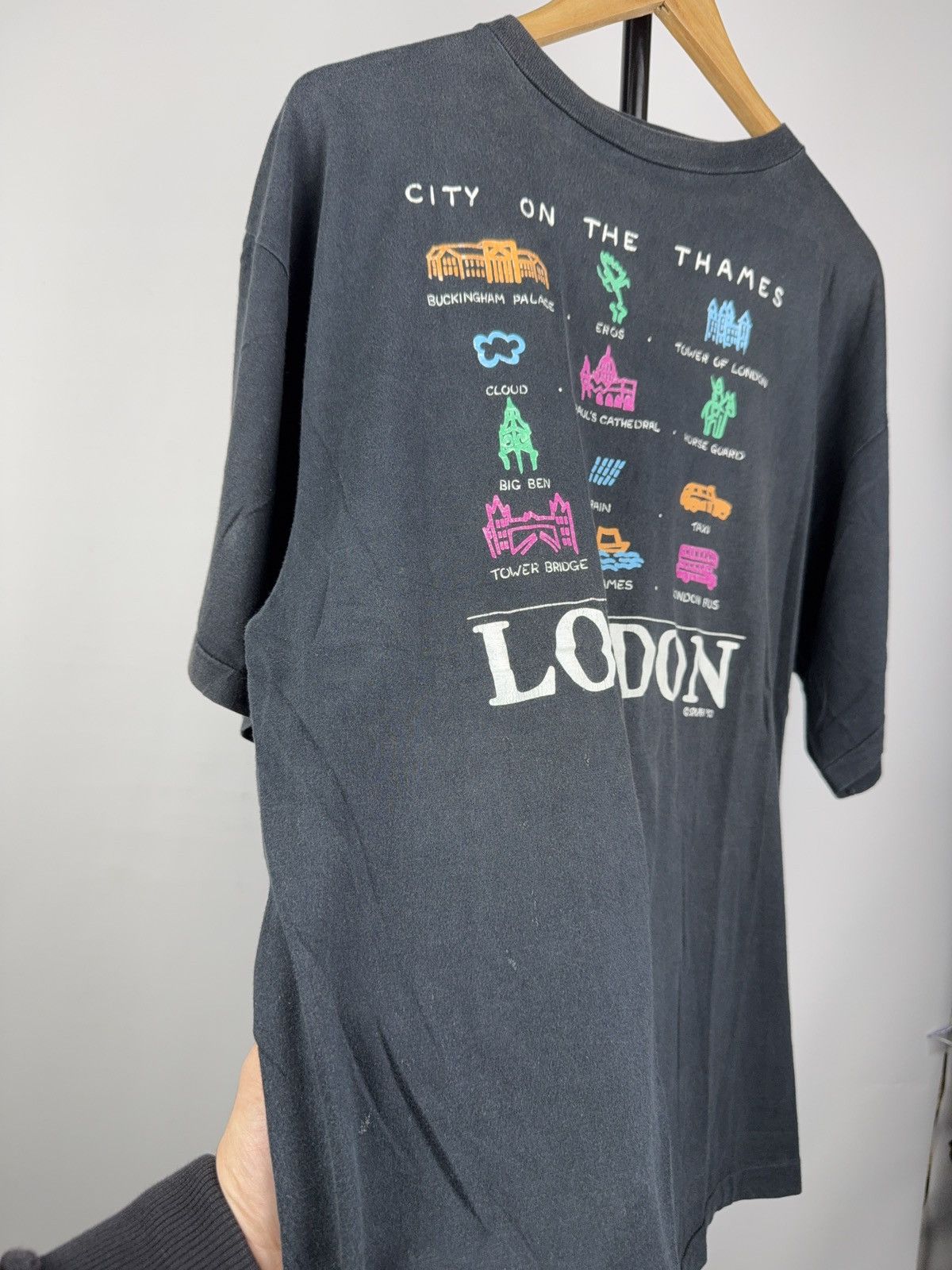 Vintage Vintage Retro 90s Y2K London City On The Thames Tourist Tee Size US L / EU 52-54 / 3 - 5 Thumbnail