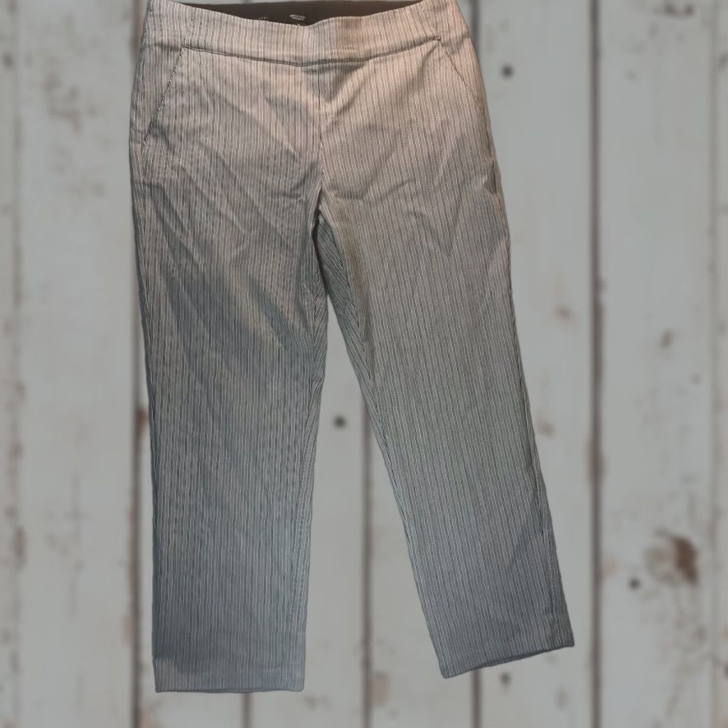 Vintage VINTAGE Simply Vera Vera Wang Striped Capri Pants Womens Size M White/Black Casual Business Travel Summer Size 32" / US 10 / IT 46 - 1 Thumbnail