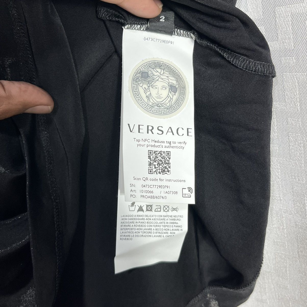 Versace Versace Goddess Logo Black Purple Liquid Wet Jersey Tshirt Size S / US 4 / IT 40 - 8 Thumbnail