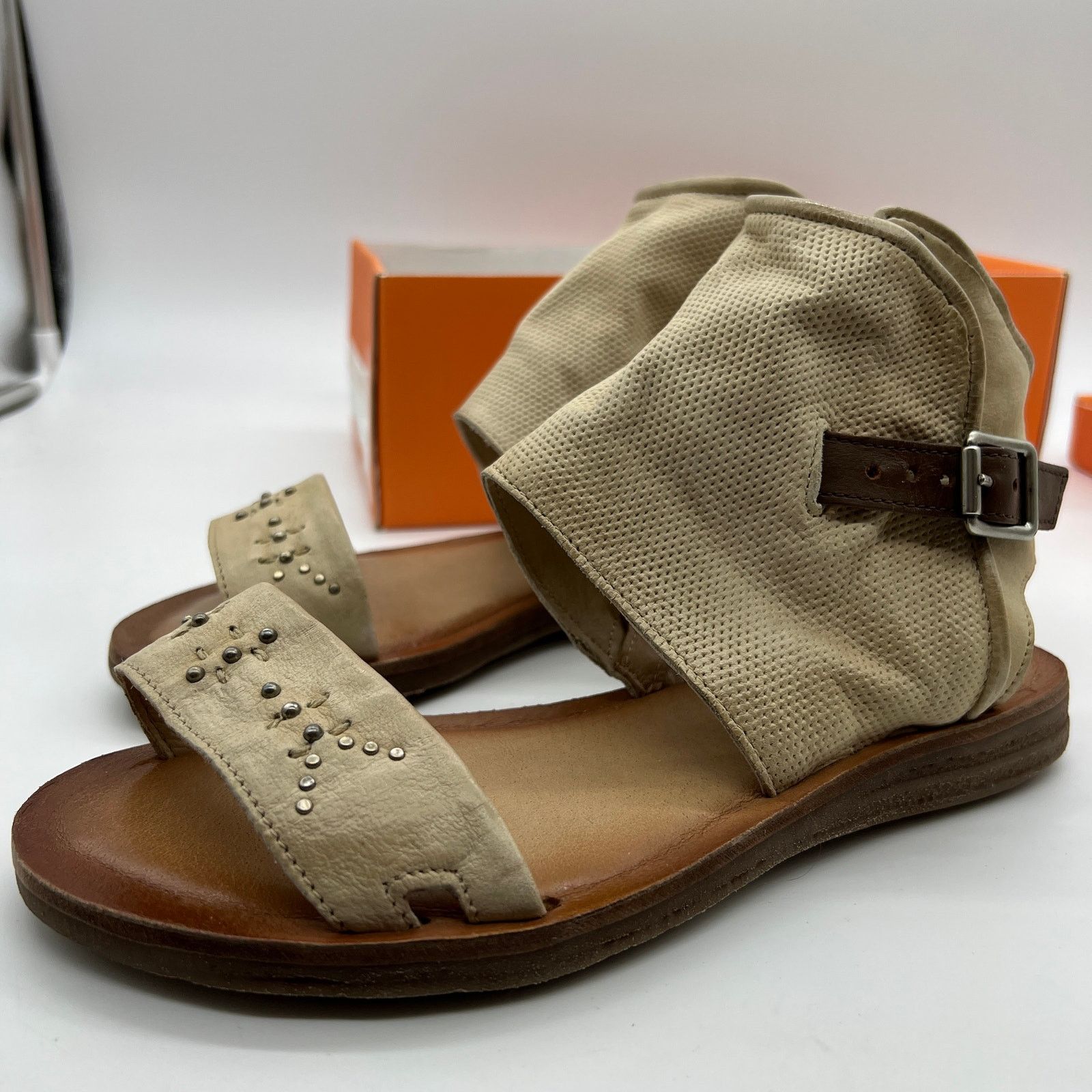 Other Miz Mooz Leather Wide Width Sandals Women Size 7.5 Size US 7.5 / IT 37.5 - 7 Thumbnail