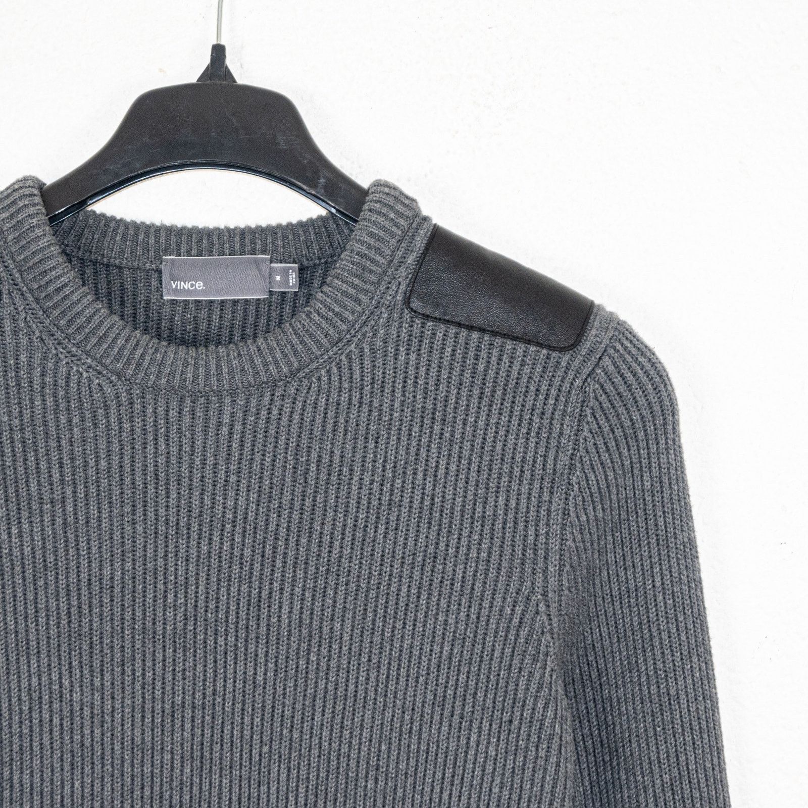 Vince Vince Ribbed knit Crew Sweater leather shoulder patch M Size US M / EU 48-50 / 2 - 6 Thumbnail