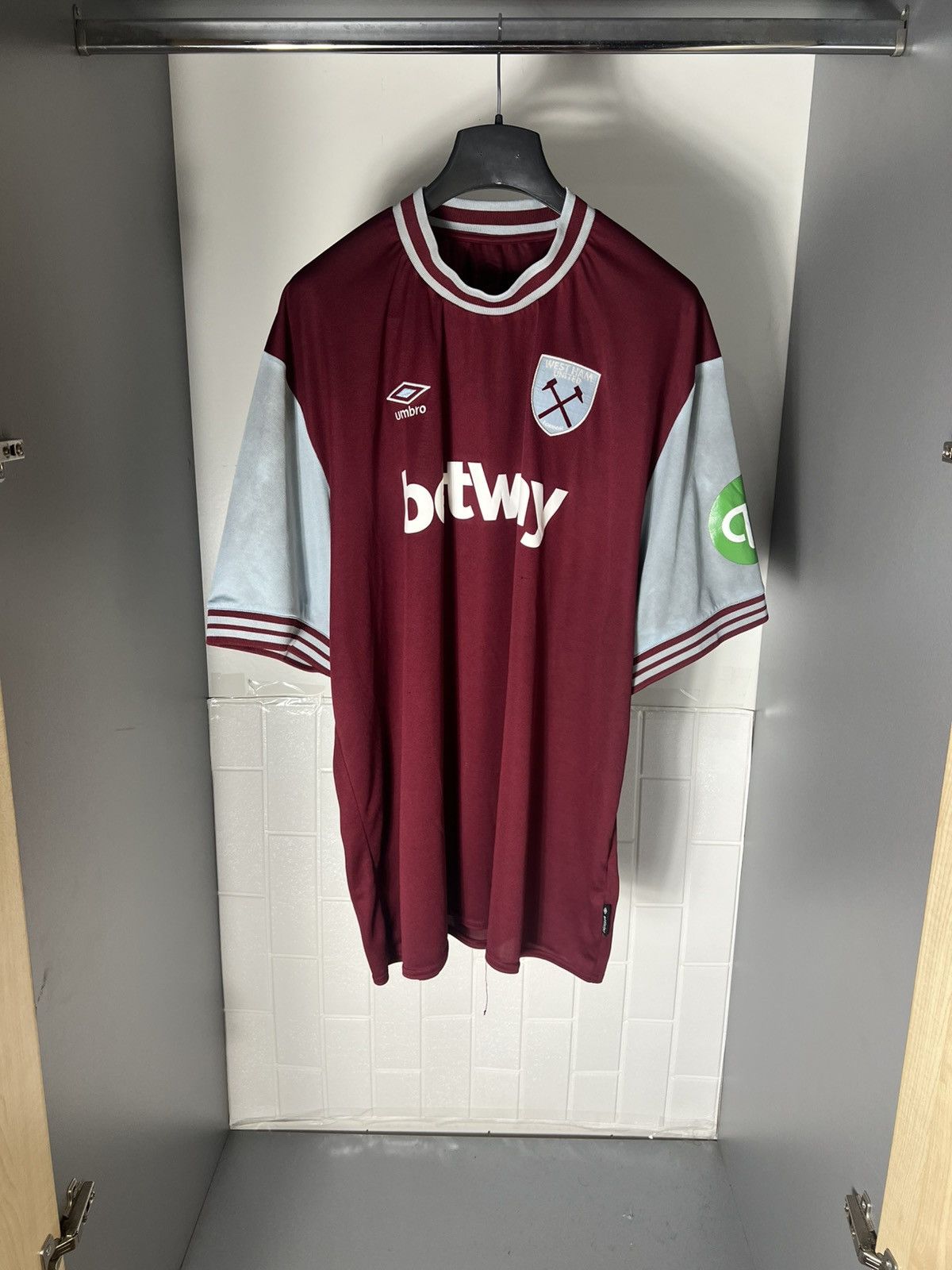 Vintage VERY RARE UMBRO FC WEST HAM UNITED ENGLAND SOCCER JERSEY 90s Size US XXL / EU 58 / 5 - 1 Thumbnail