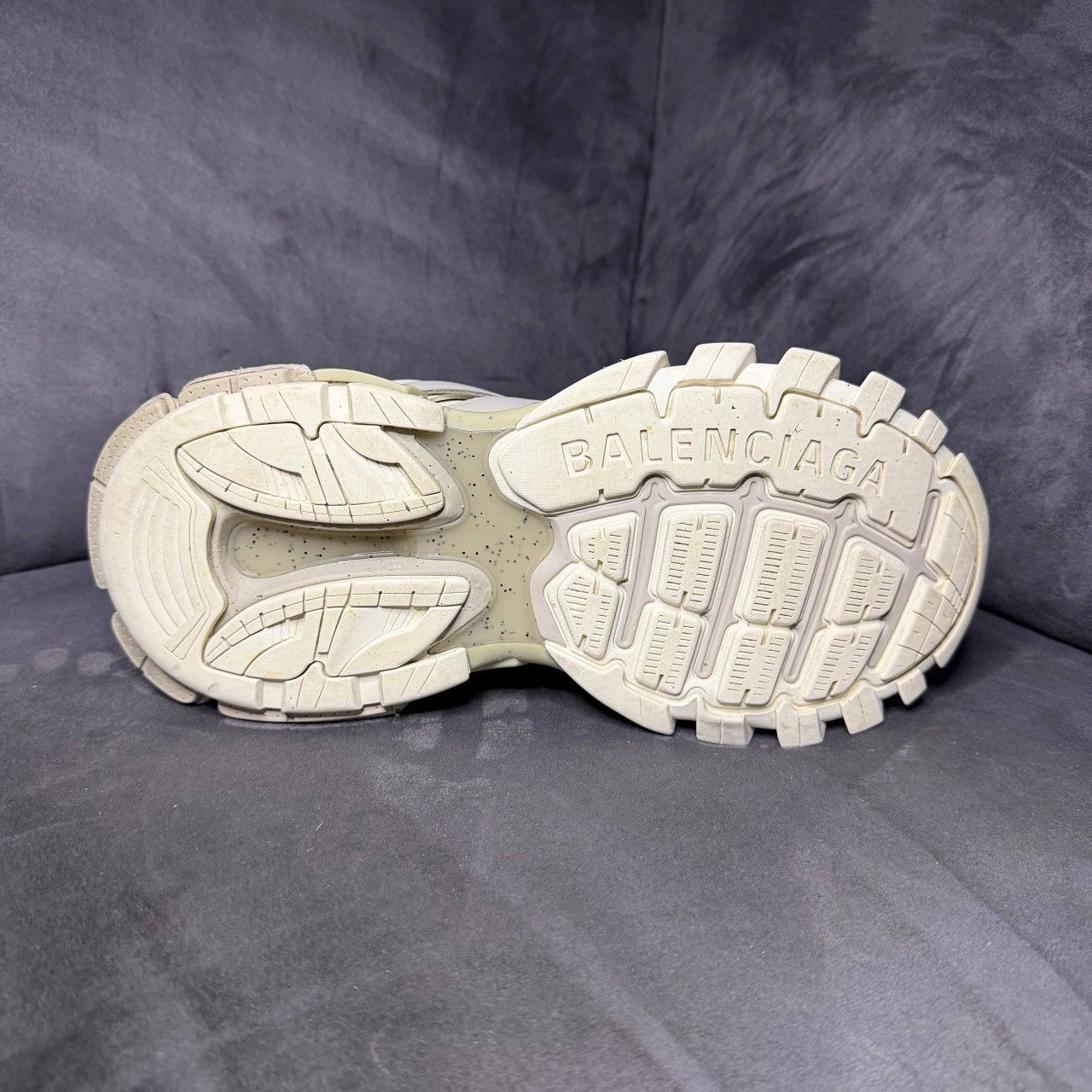 Balenciaga Balenciaga track 1 creamy white sneakers 43 US 10 Size US 10 / EU 43 - 5 Thumbnail