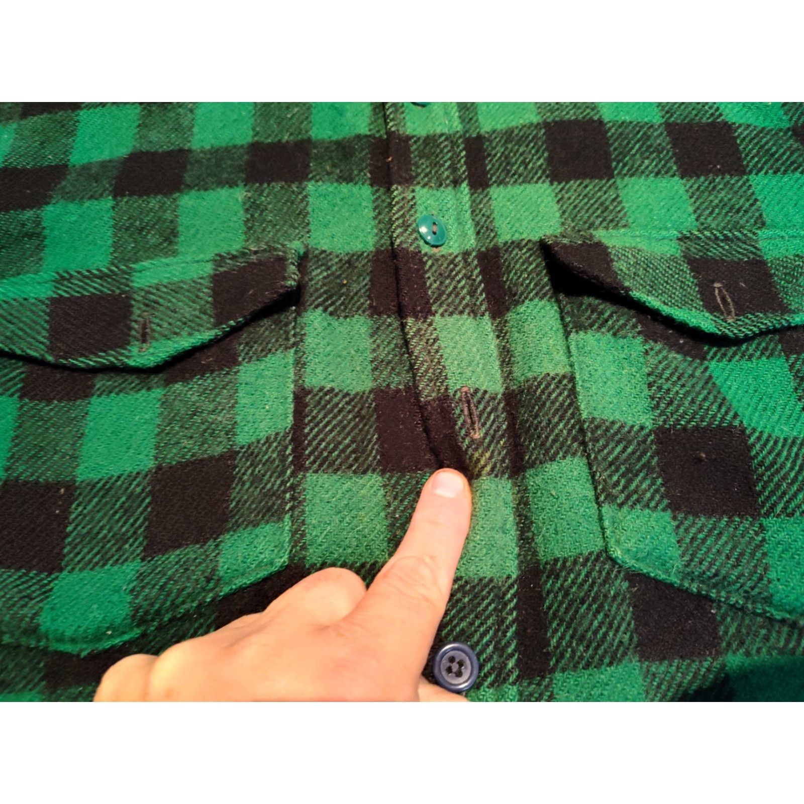 Vintage VINTAGE 1950s Woolrich Wool Flannel Plaid Button-Up Shirt Mens Heavyweight Size 16 Green Outdoor Workwear Size US L / EU 52-54 / 3 - 7 Thumbnail