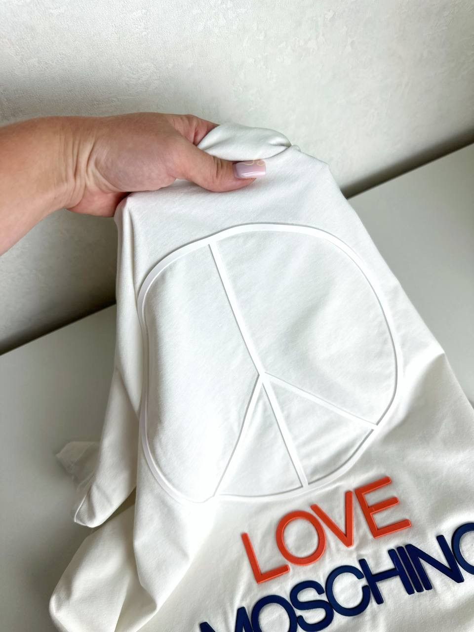 Love Moschino Love Moschino White 3D Logo Peace Sign Graphic Tee Size 3XL / US 20-22 - 5 Thumbnail
