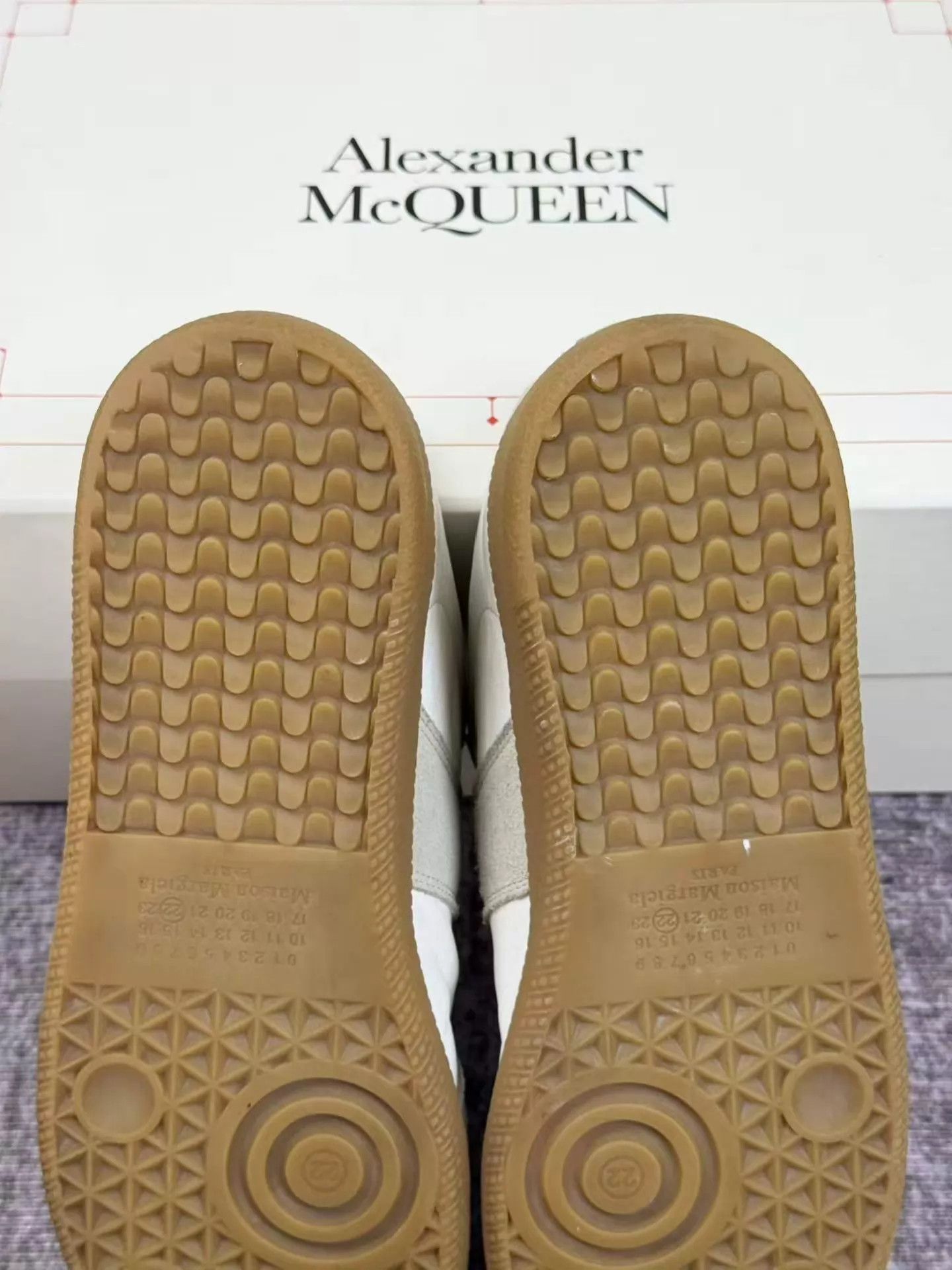 Maison Margiela MM Replica Calfskin Logo Strap Trainer Men White 41 Near New Size US 8 / EU 41 - 7 Thumbnail
