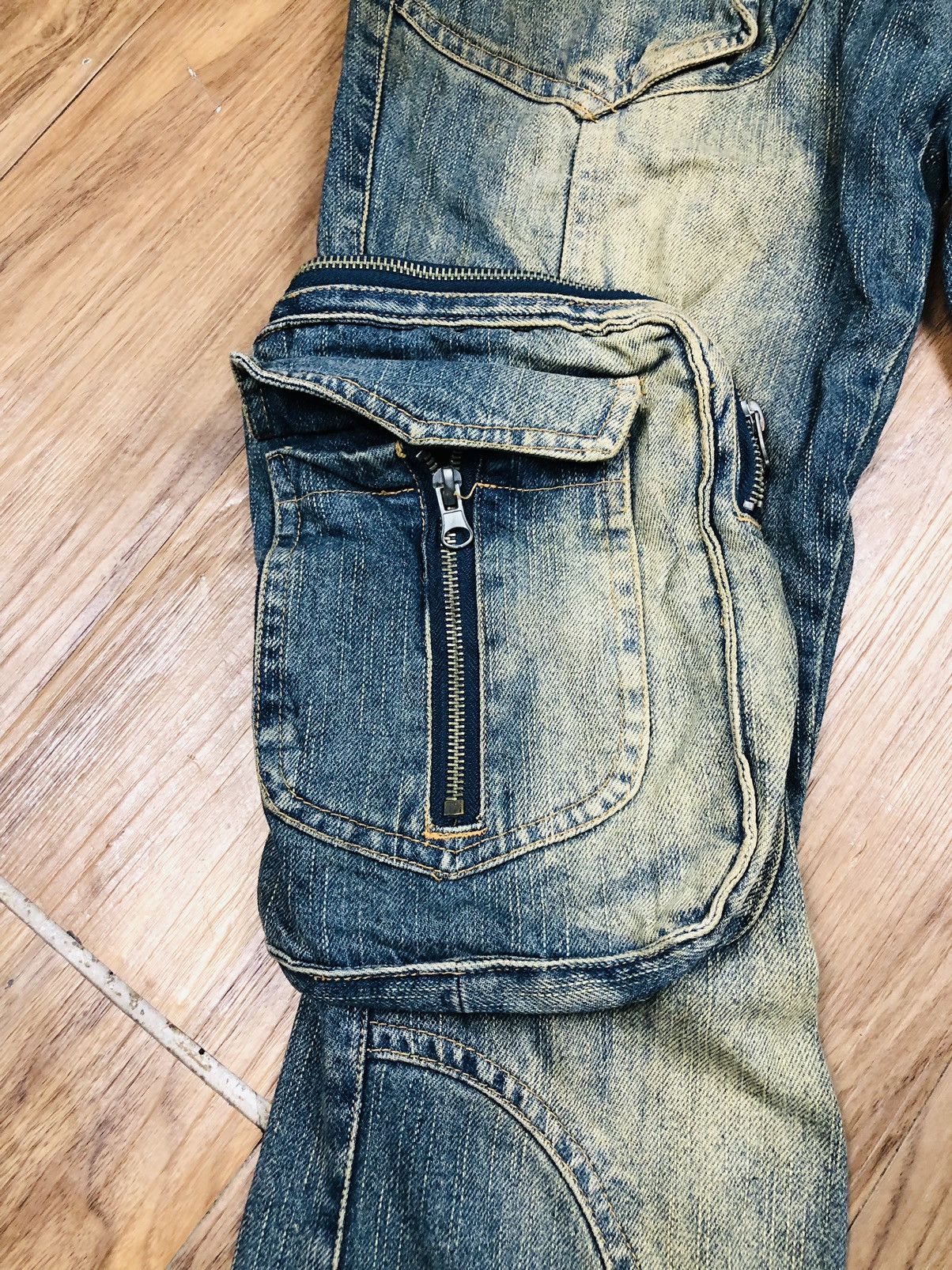 Japanese Brand Lav Y2k Multi-Pocket Cargo Flare Jeans (37) Size US 29 - 9 Thumbnail