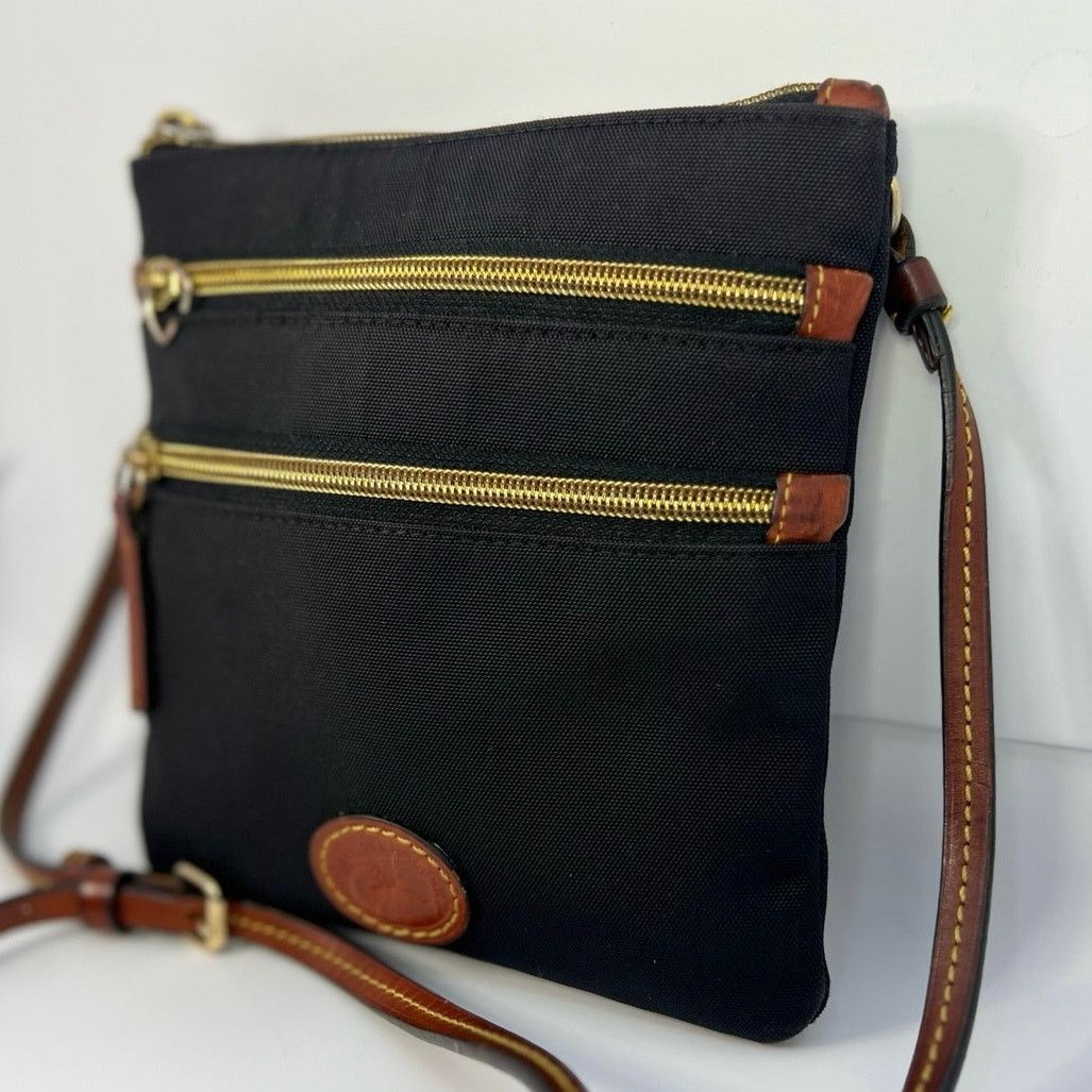 Dooney & Bourke Dooney Bourke Black/Brown VINTAGE Crossbody Purse EUC Size ONE SIZE - 4 Thumbnail