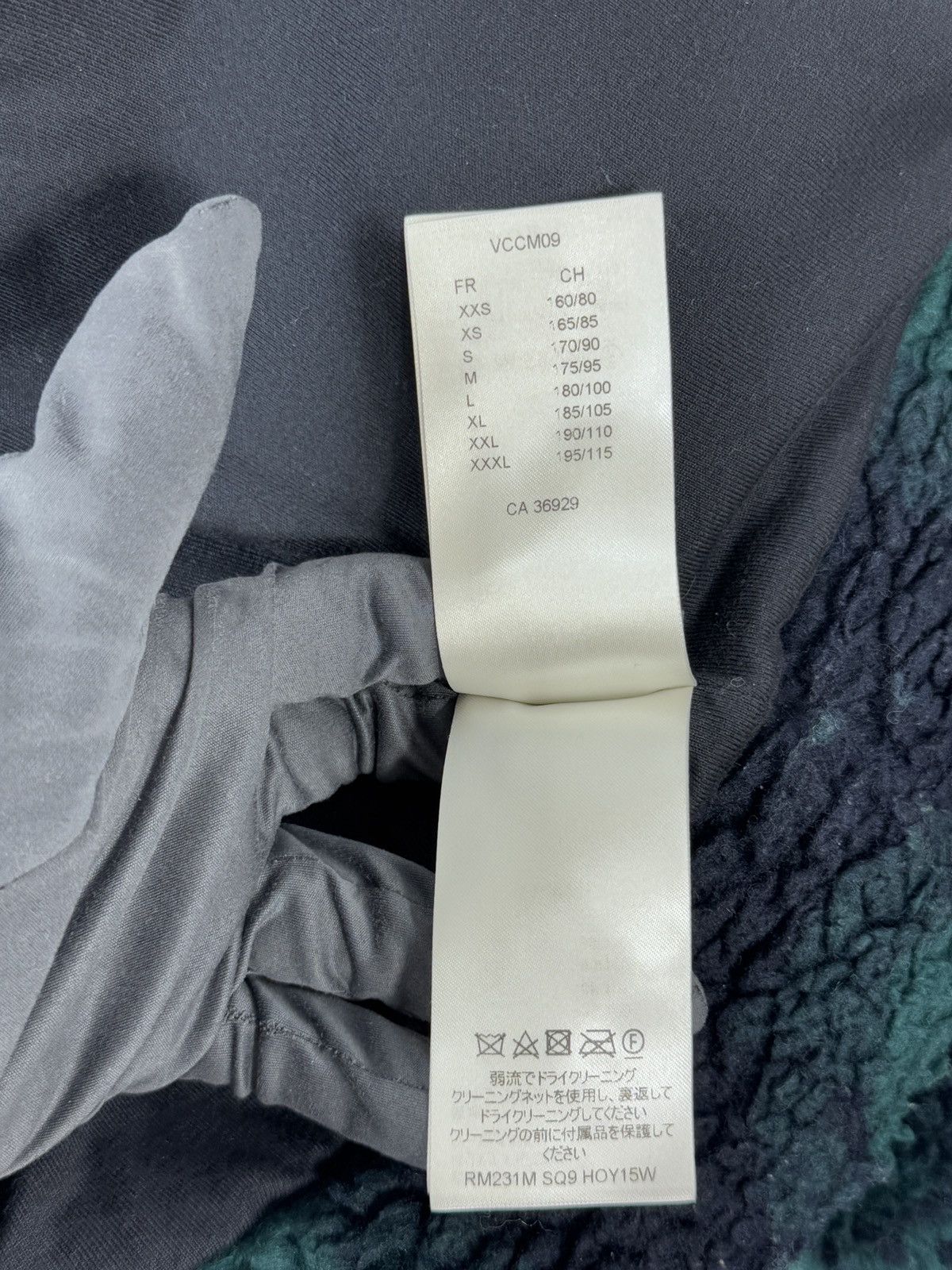 Louis Vuitton x VIRGIL ABLOH GREEN LOGO PRINT CAMOUFLAGE FLEECE ZIP JACKET Size US M / EU 48-50 / 2 - 7 Thumbnail