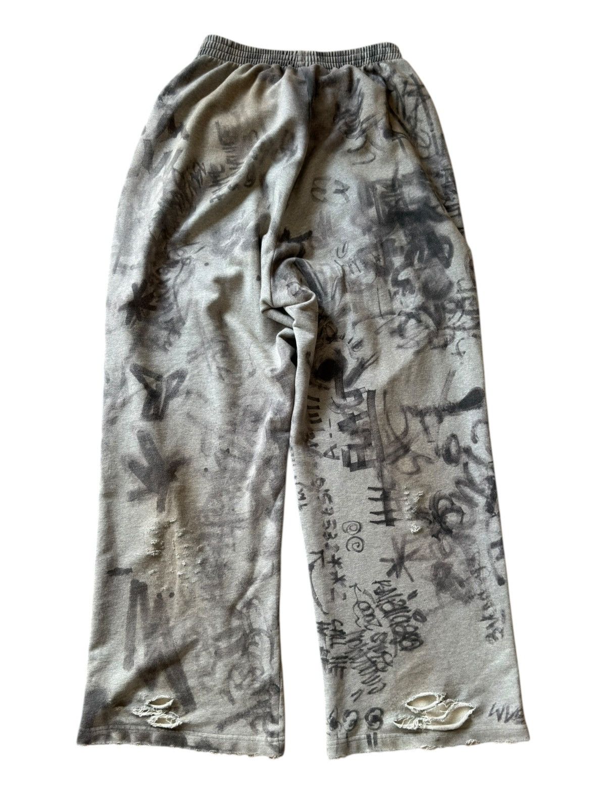 Balenciaga BALENCIAGA SS23 MUD SHOW GRAFFITI SKATER BAGGY SWEATPANTS Size US 32 / EU 48 - 19 Thumbnail
