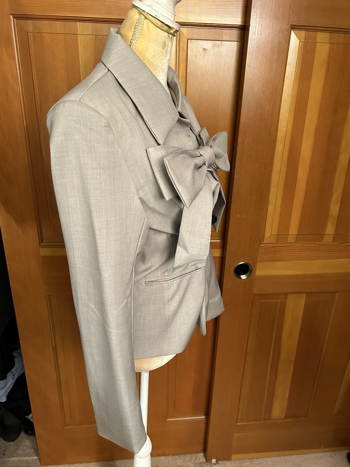 Designer × Other NWT, Lavishly Paris Women's Gray Bowknot Designer Shirt. Size S / US 4 / IT 40 - 14 Thumbnail