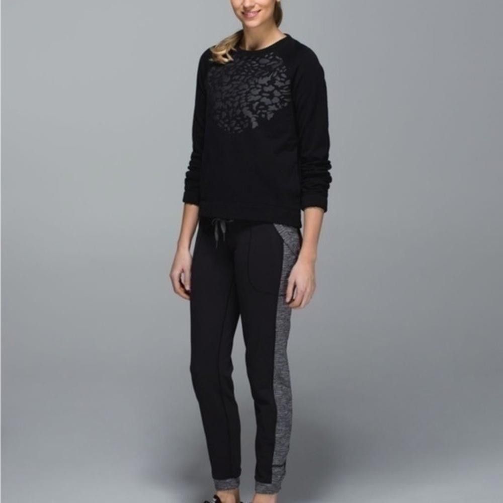 Lululemon Lululemon Snapshot Crew Black comes with bag Size S / US 4 / IT 40 - 2 Thumbnail