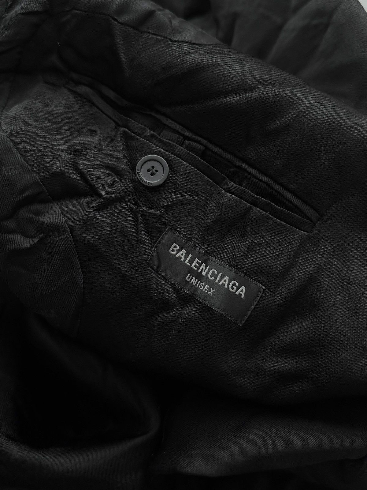 Balenciaga 2023 Double Breasted Wrinkle Satin Steroid Blazer Jacket Size US M / EU 48-50 / 2 - 7 Thumbnail