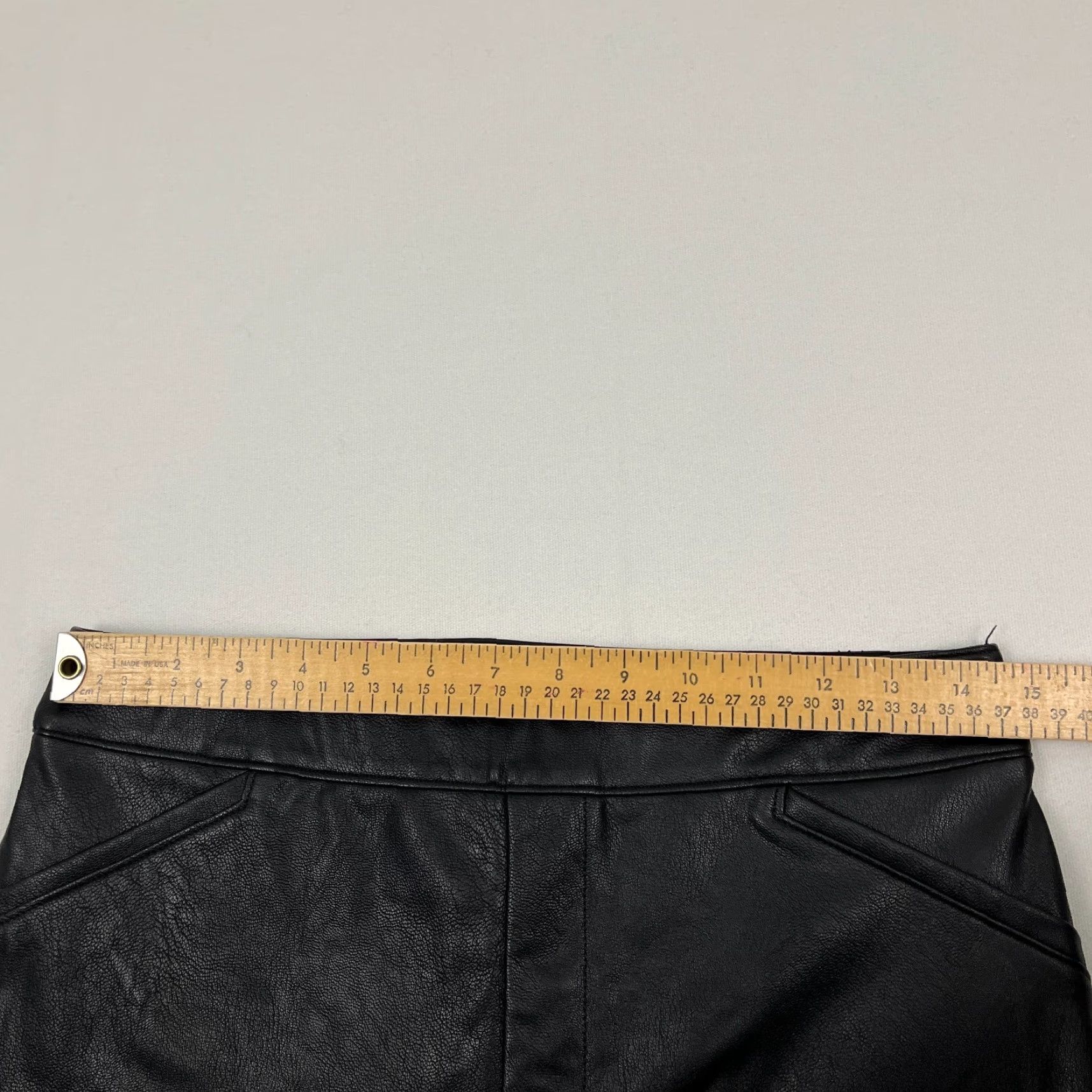 Spanx Spanx Black Faux Leather Like Kick Flare Ankle Crop Pants Womens Large W29 L27 Size 36" / US 14 / IT 50 - 3 Thumbnail