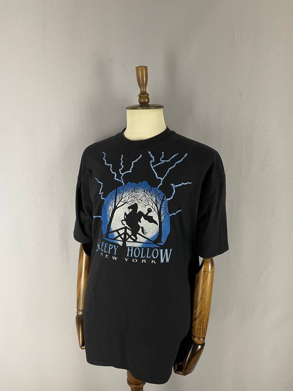 Vintage Sleepy Hollow Tee T Shirt New York Vintage 1990s Size US XXL / EU 58 / 5 - 1 Thumbnail