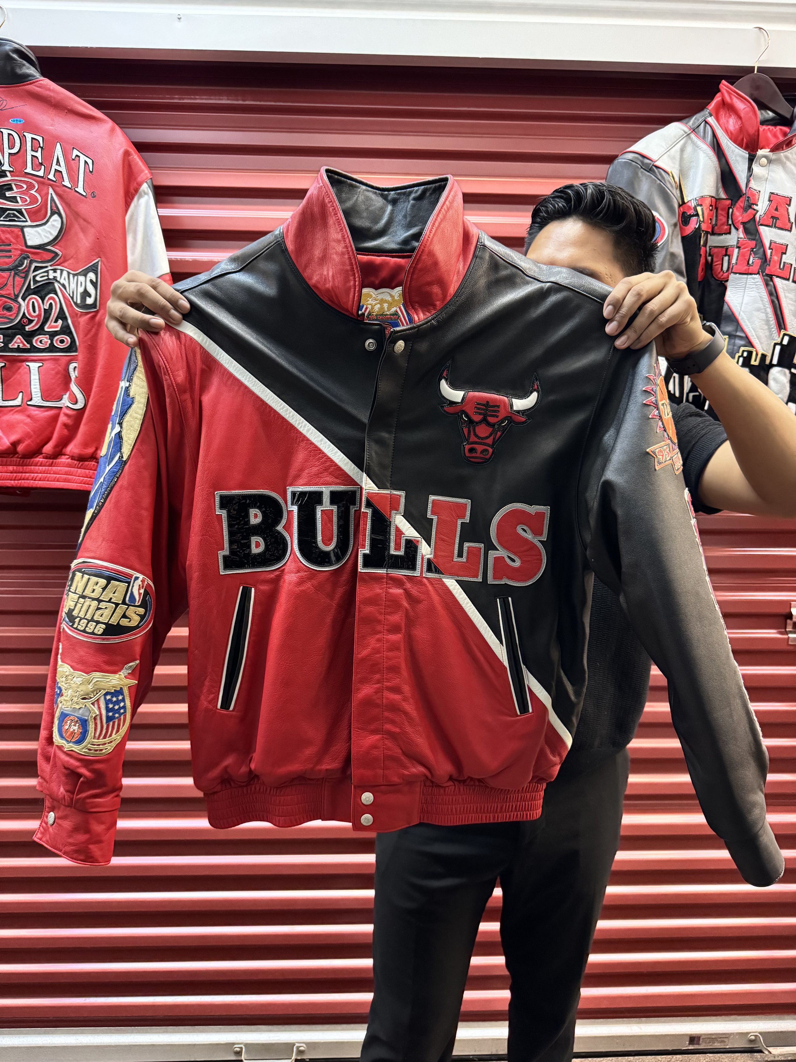 Jeff Hamilton × NBA × Vintage Jeff Hamilton *1996 CHICAGO BULLS WORLD* Leather Jacket Size US L / EU 52-54 / 3 - 2 Thumbnail