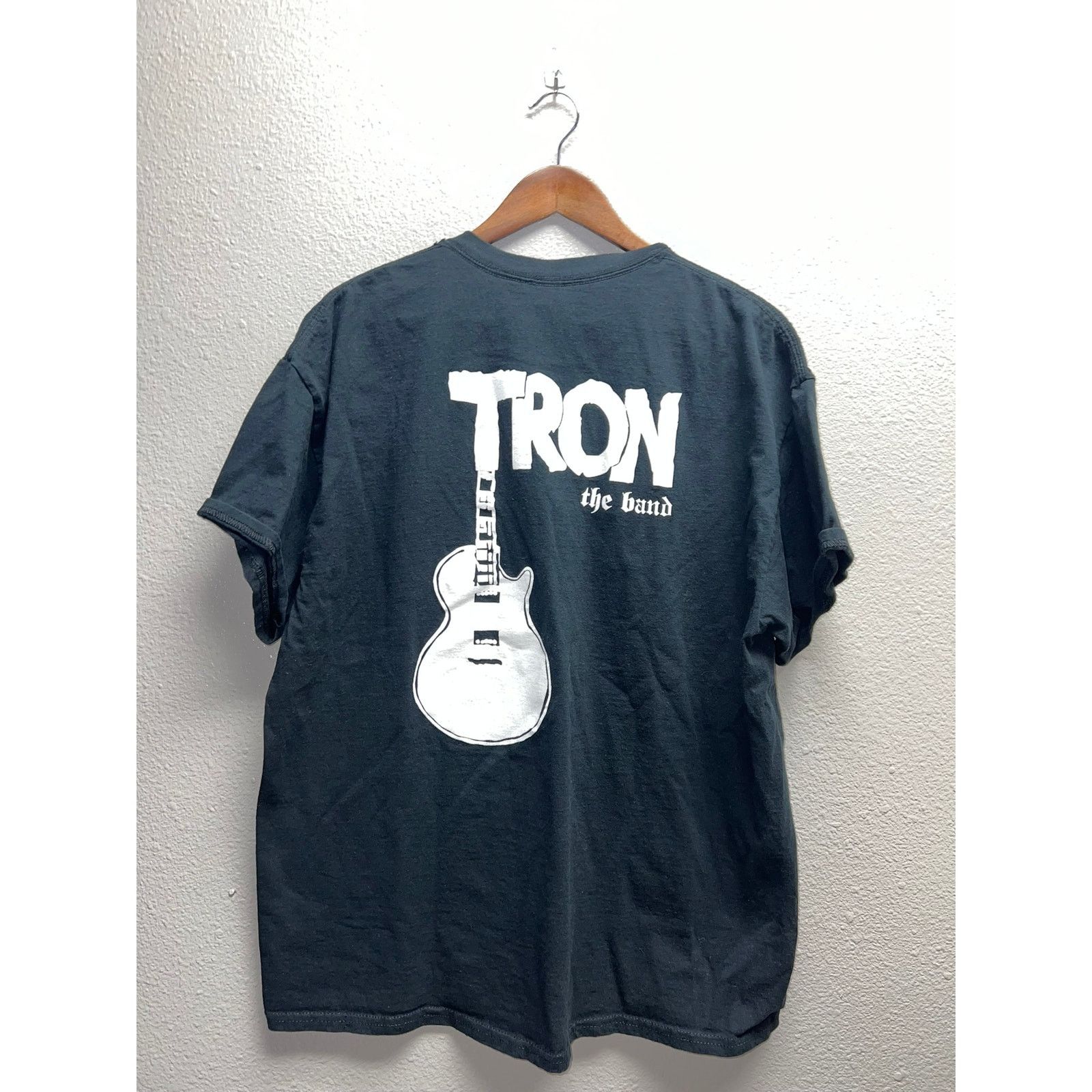 Gildan Tron The Band Shirt Band Tour Concert Black Graphic Tee XL Size US XL / EU 56 / 4 - 1 Thumbnail