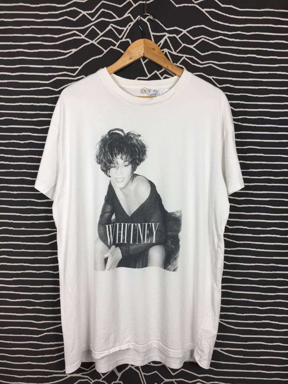 Rap Tees Vtg Whitney Houston I'm Every Woman Portrait Tee Size US XL / EU 56 / 4 - 2 Thumbnail