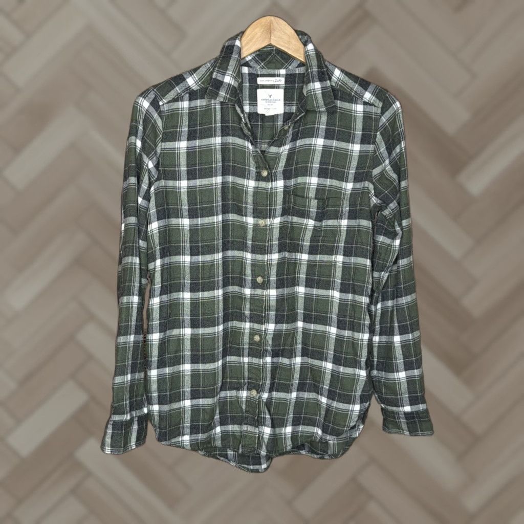 American Eagle Outfitters American Eagle Outfitters Shirt Women Small Green Flannel Boyfriend Fit Ahh-mazingly Soft Button-Up Size S / US 4 / IT 40 - 1 Thumbnail