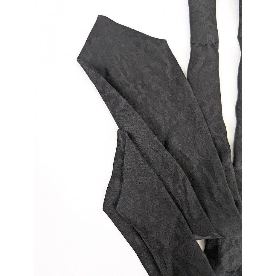 Saint Laurent Paris o1rshd1 Size: L / Silk Jacquard Tie in Black Size ONE SIZE - 5 Thumbnail