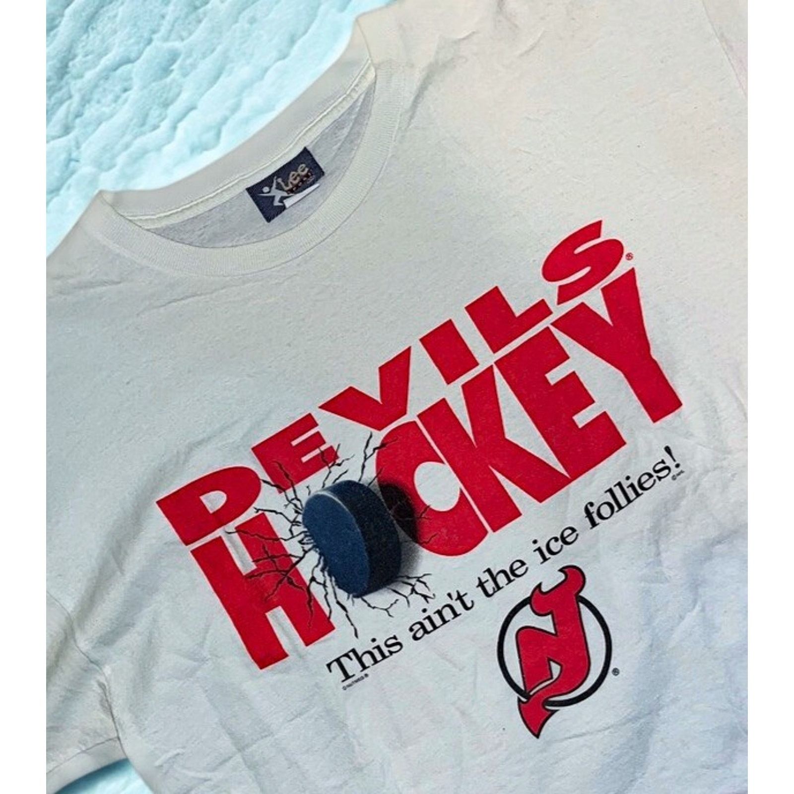 Lee New Jersey Devils “This Ain’t The Ice Follies!” Sz. 2XL NHL Size US XXL / EU 58 / 5 - 2 Thumbnail