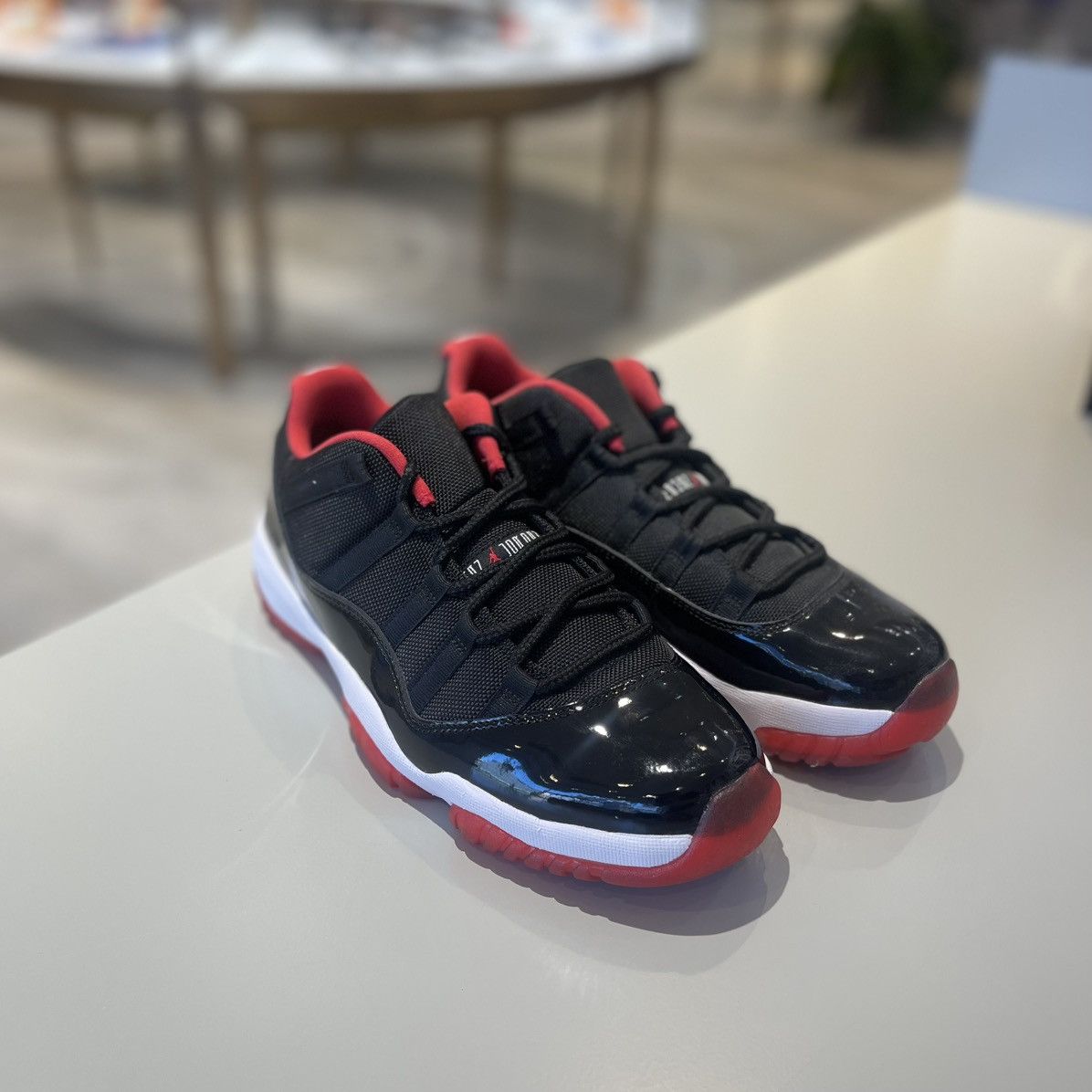 Nike Air Jordan 11 Retro Low Bred Size US 9 / EU 42 - 3 Thumbnail