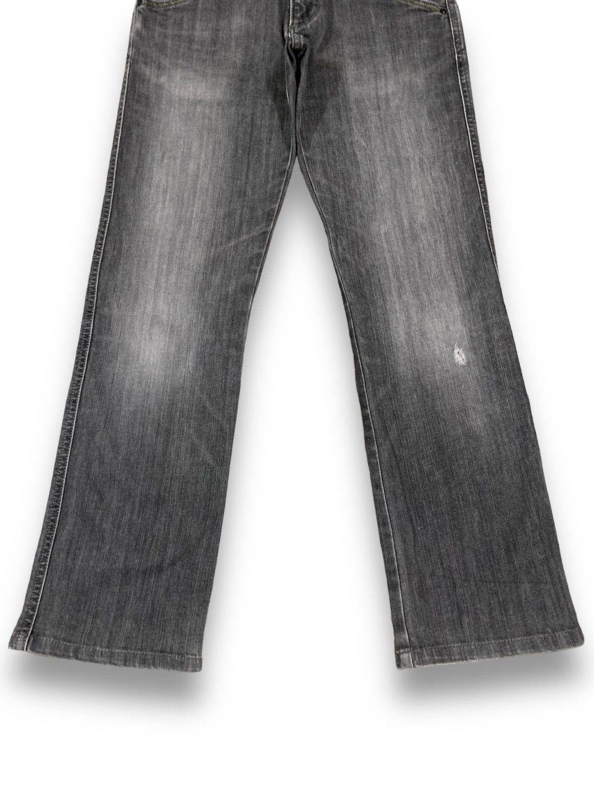 Wrangler Vintage Y2K Wrangler Faded Wash Bootcut Ripped Jeans Size US 29 - 8 Thumbnail