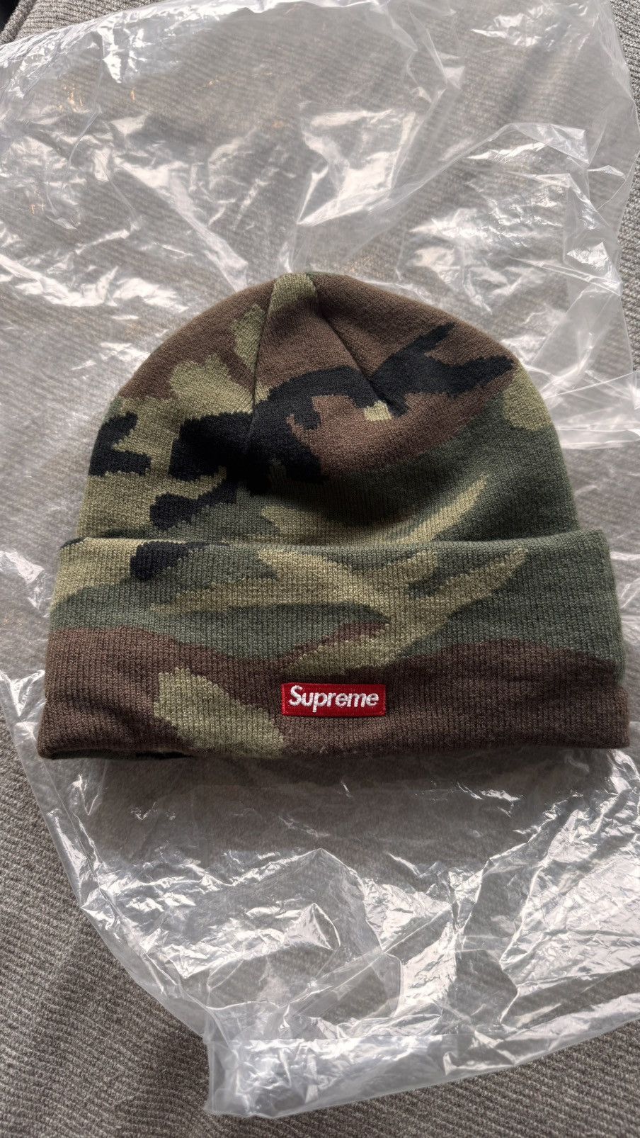 Supreme × Swarovski Supreme New Era Swarovski S Logo Beanie Woodland Camo Size ONE SIZE - 2 Thumbnail