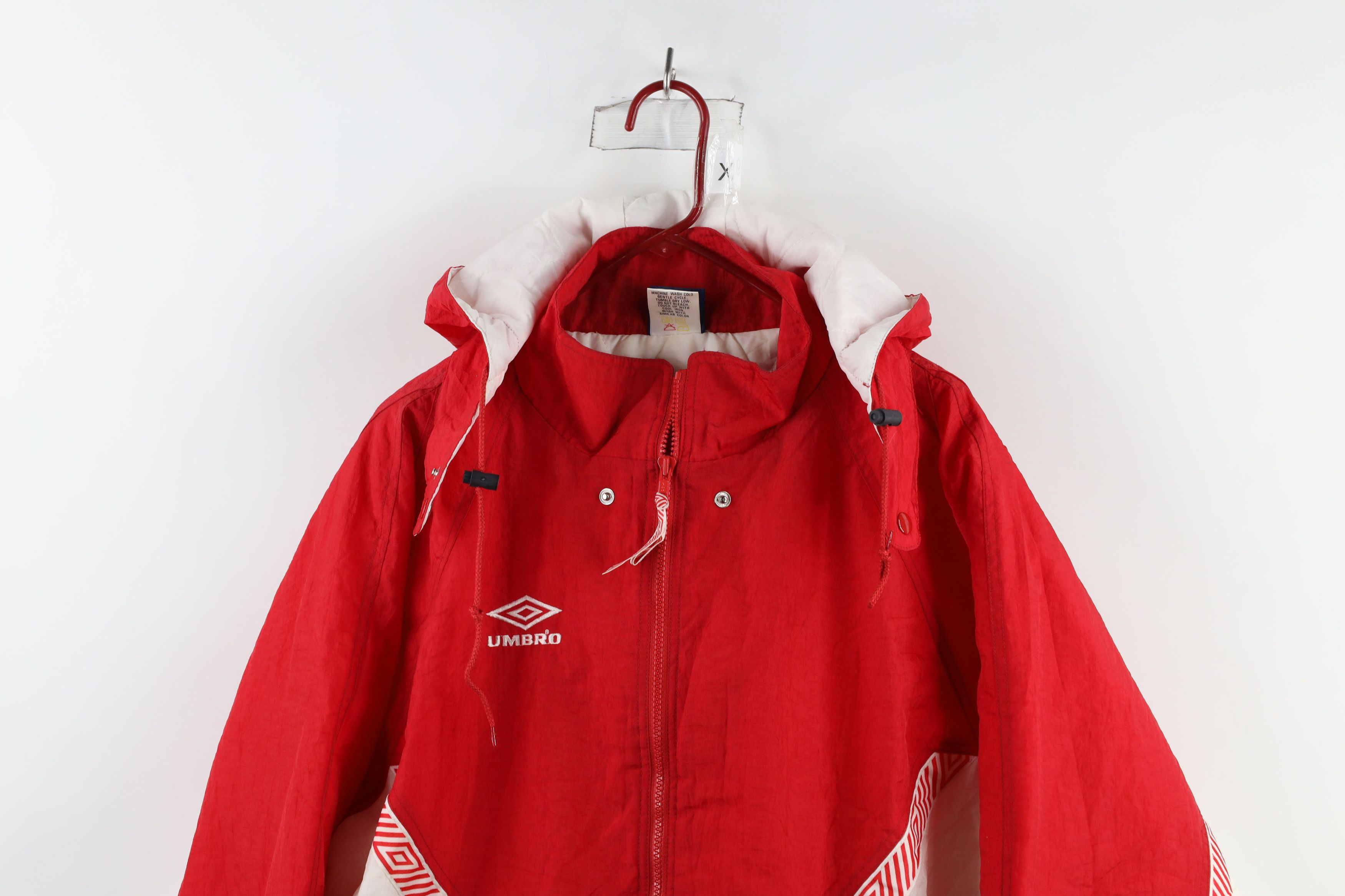 Umbro × Vintage Vintage 90s Umbro Taped Logo Soccer Hooded Puffer Jacket Red Size US XL / EU 56 / 4 - 2 Thumbnail