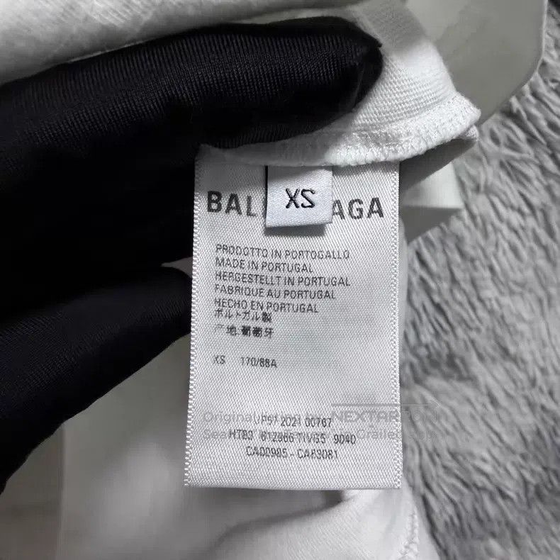 Balenciaga Balenciaga Short-sleeve T-shirt with front and back letter Size US XS / EU 42 / 0 - 7 Thumbnail
