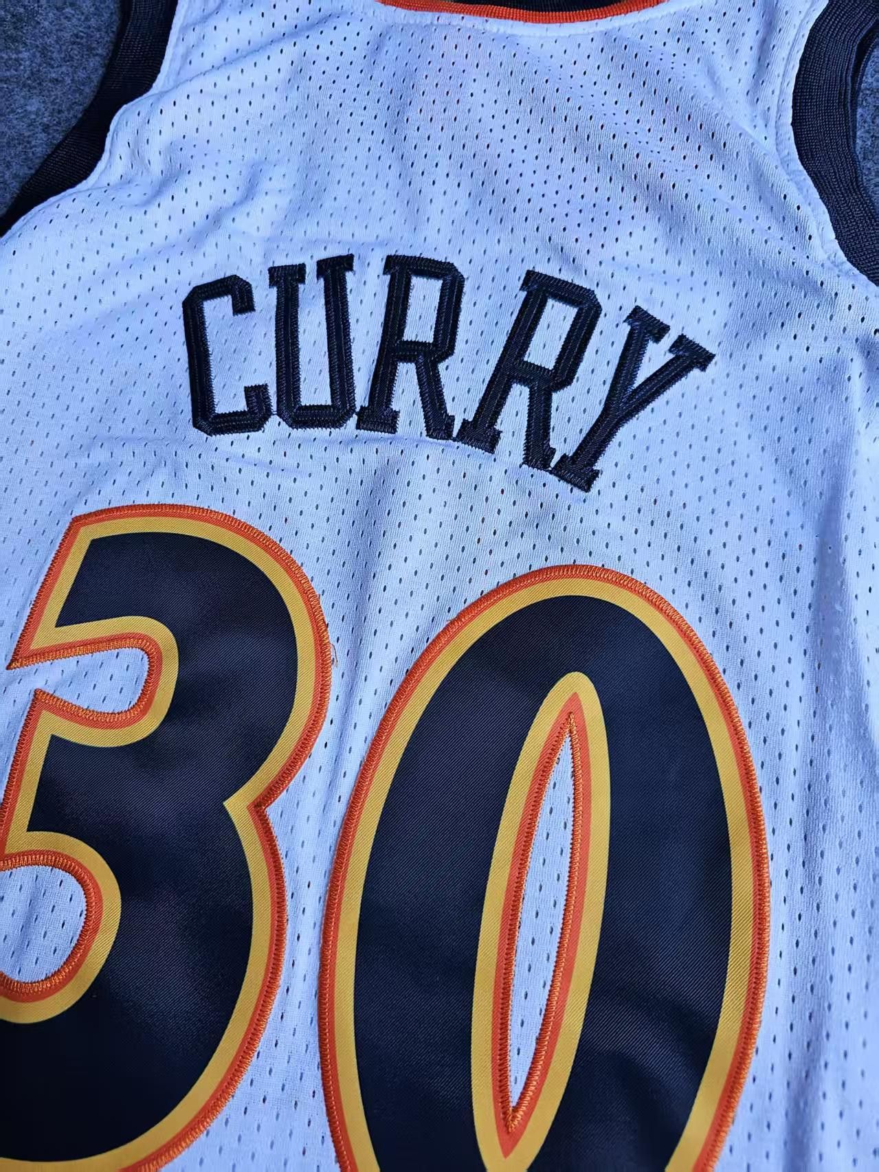 NBA 2009 10 Golden State Warriors 30 Stephen Curry Jersey White Size US M / EU 48-50 / 2 - 3 Thumbnail