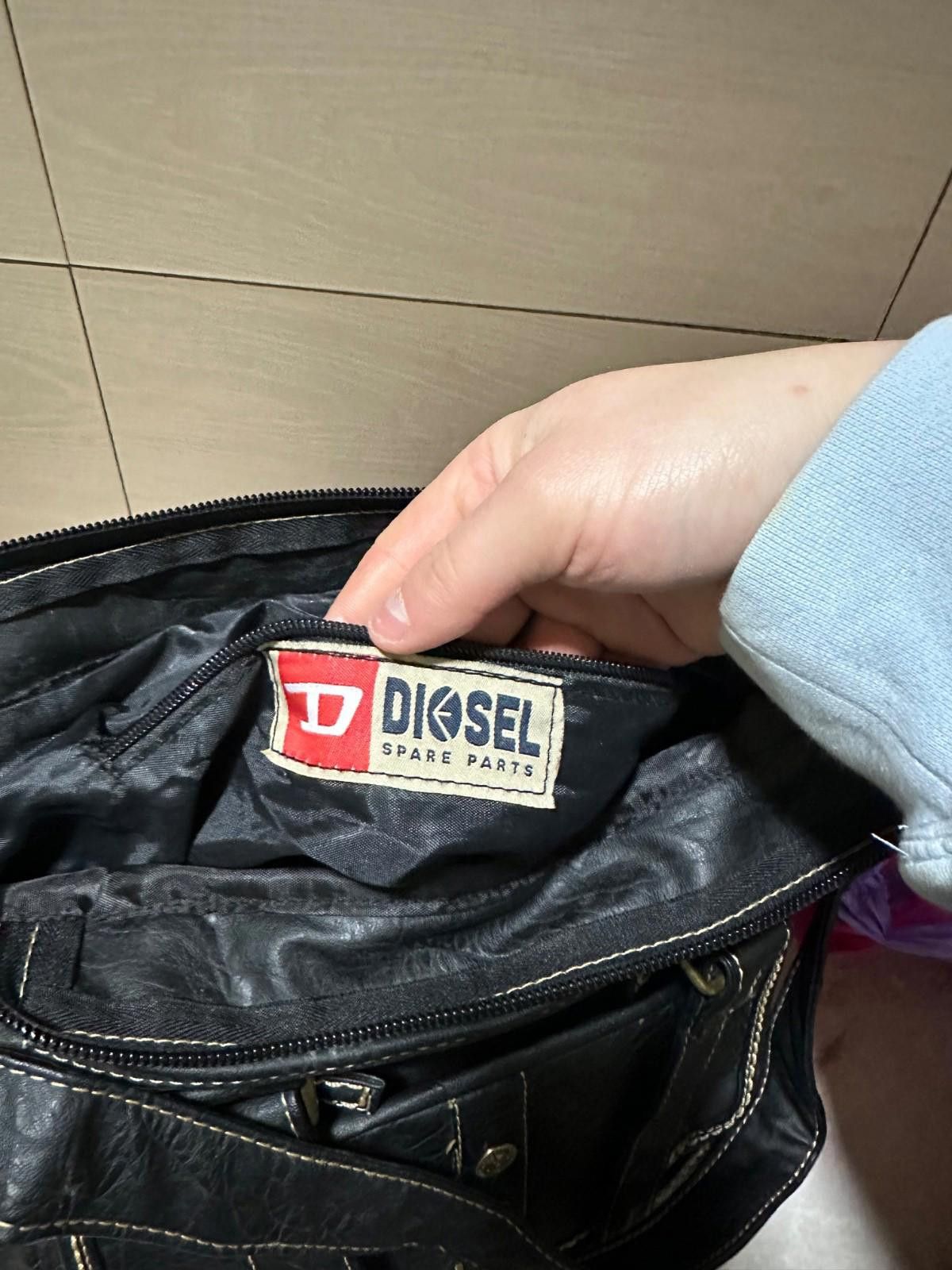 Diesel Vintage Y2K Rare Diesel Black Leather ShoulderBag Size ONE SIZE - 9 Thumbnail