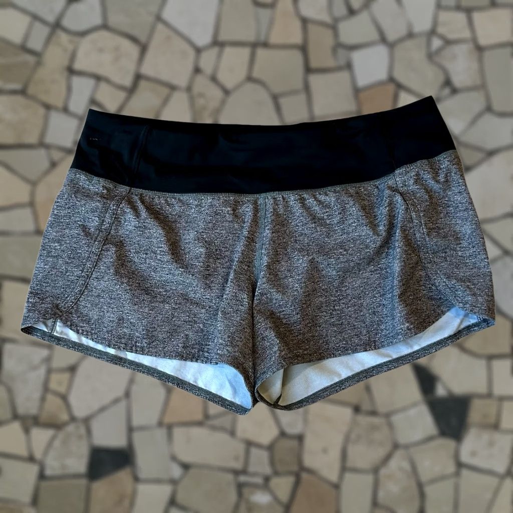 Lululemon Lululemon Run Times Short II Athletic Women 10 4 Inseam Gray Pockets Lightweight Lined Sport Cross Training Jogging Urban Size 32" / US 10 / IT 46 - 1 Thumbnail