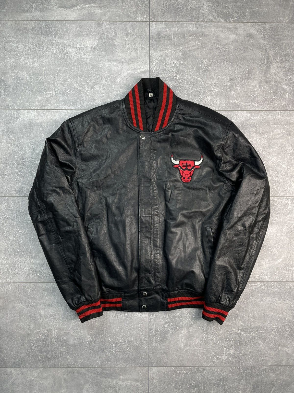 NBA × Vintage Chicago Bulls Vintage Leather Bomber Jacket Size US L / EU 52-54 / 3 - 2 Thumbnail