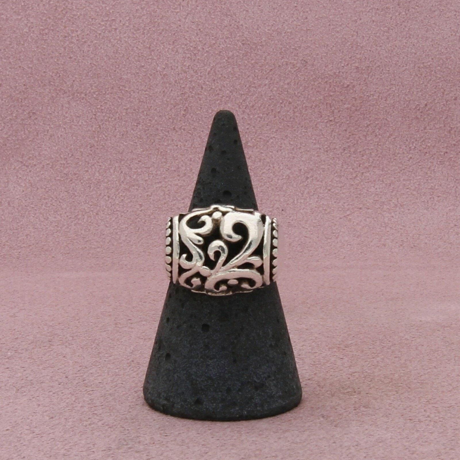 Sterling Silver sterling silver vintage chunky scroll dome ring size 6.5 Size ONE SIZE - 1 Thumbnail