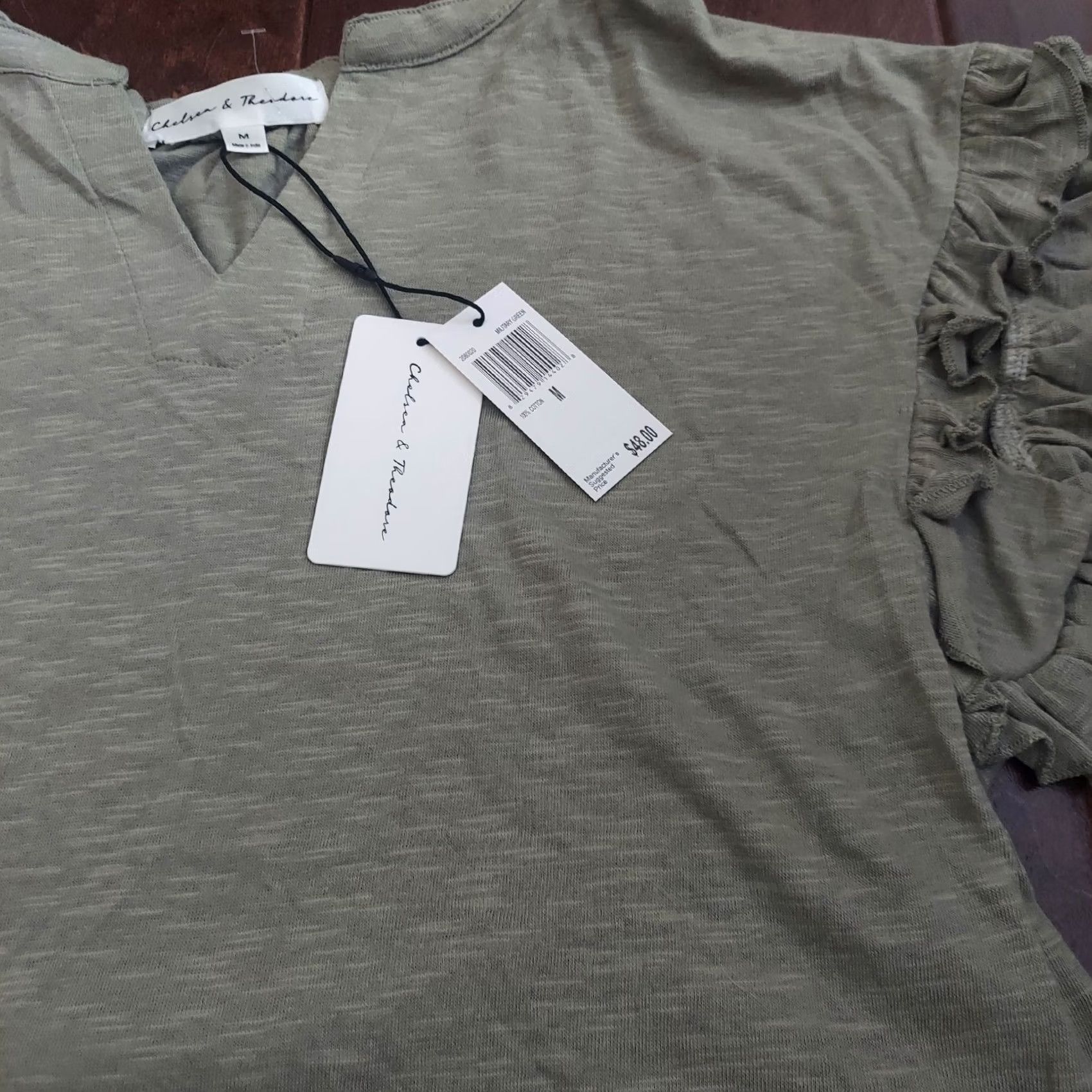 Olive Chelsea & Theodore Women's Blouse Short Sleeve V-Neck Light Olive Green M NWT MSRP 48 Size M / US 6-8 / IT 42-44 - 6 Thumbnail