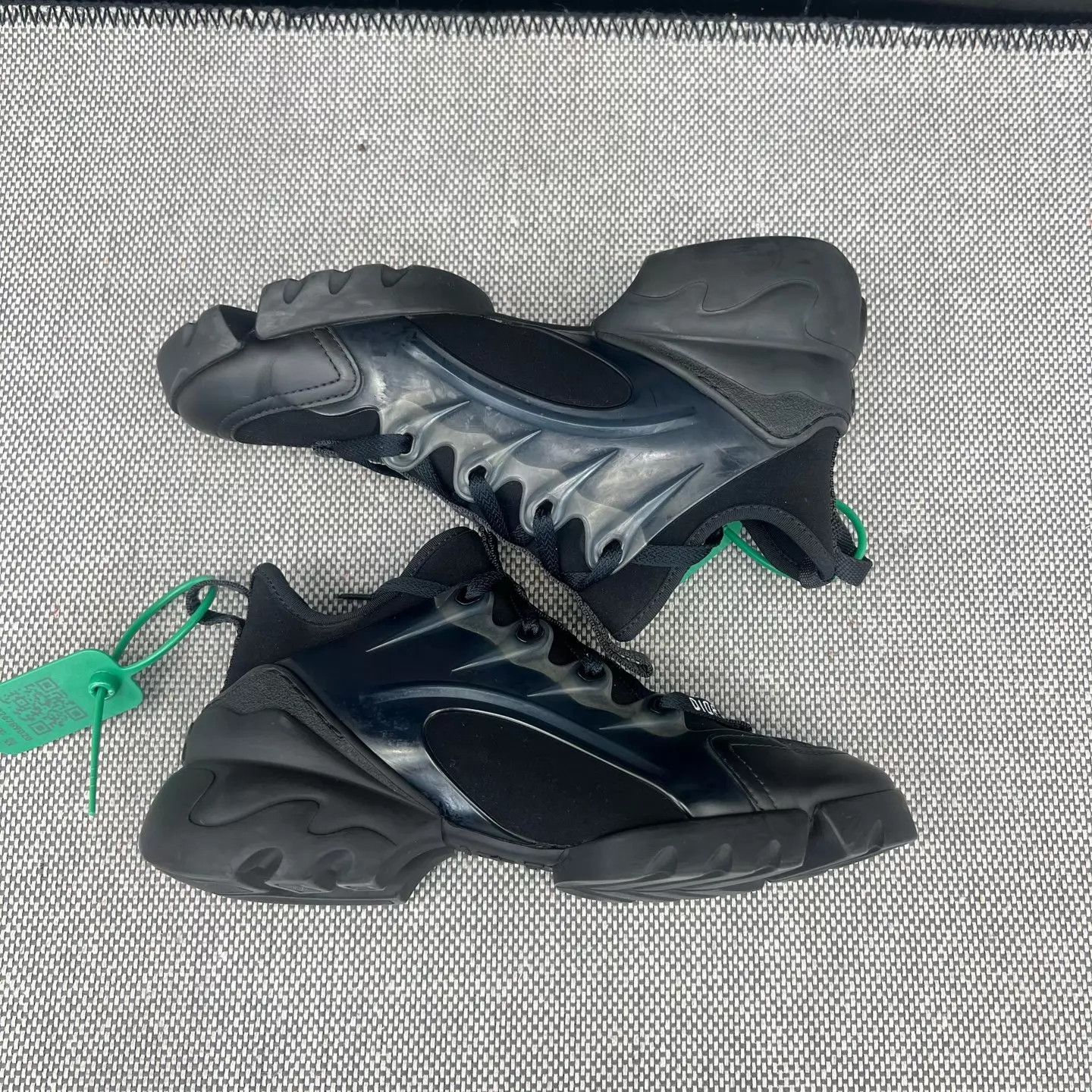 Dior Dior D-Connect black women's 34.5 like new Size US 4 / IT 34 - 3 Thumbnail
