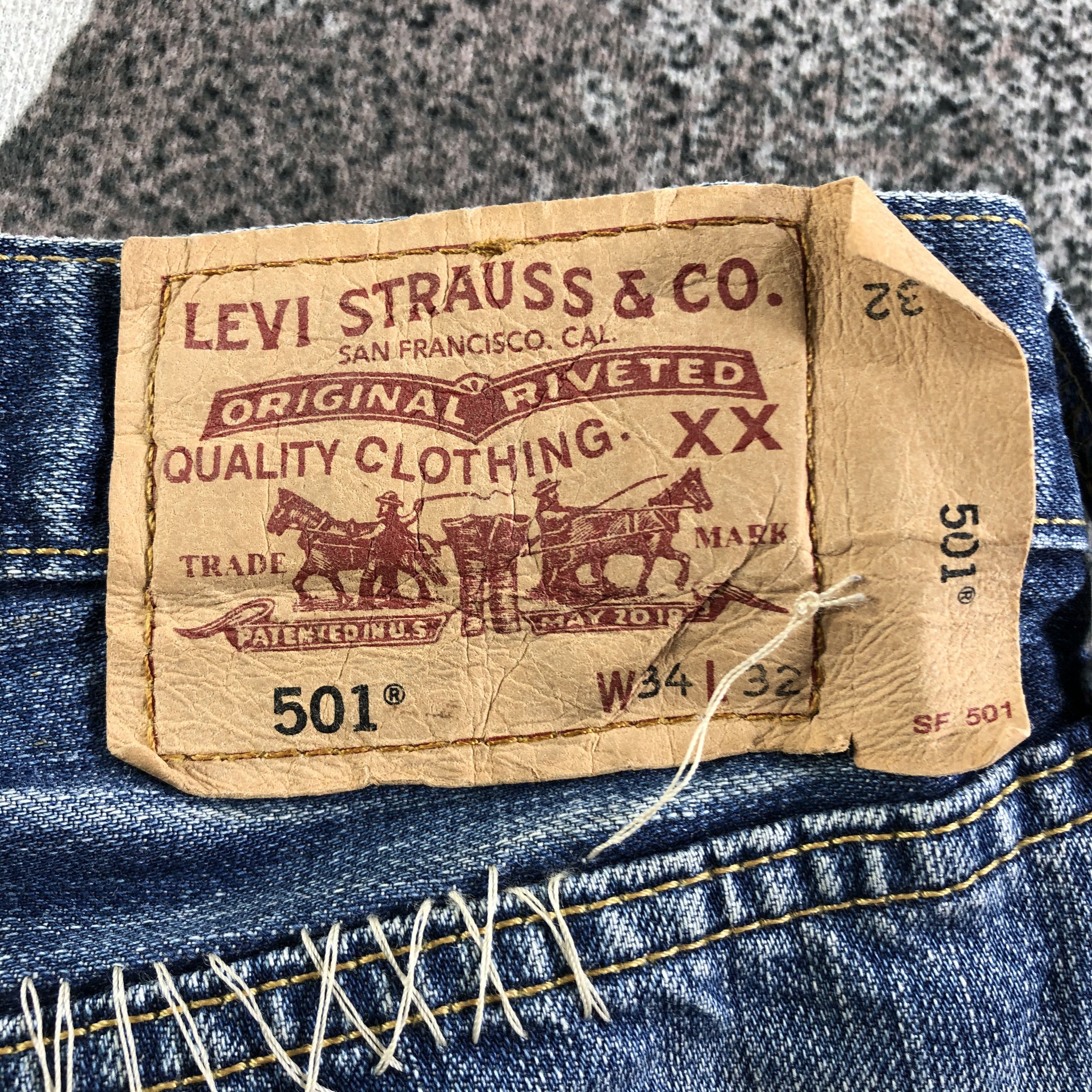 Levi's Vintage Levis 501 Jeans Faded Blue Denim KJ3153 Size US 34 / EU 50 - 5 Thumbnail