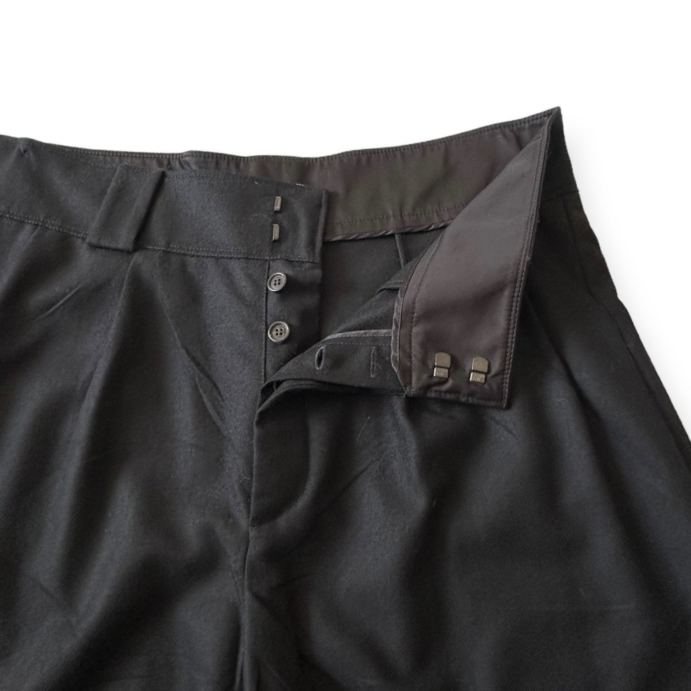 Miu Miu Miu Miu FW2006 Black Wool Culottes Skirt Shorts IT46 Runway Size 32" / US 10 / IT 46 - 7 Thumbnail