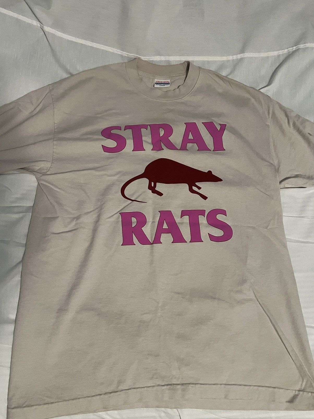 Stray Rats stray rats rodentcide tee white/pink | Grailed