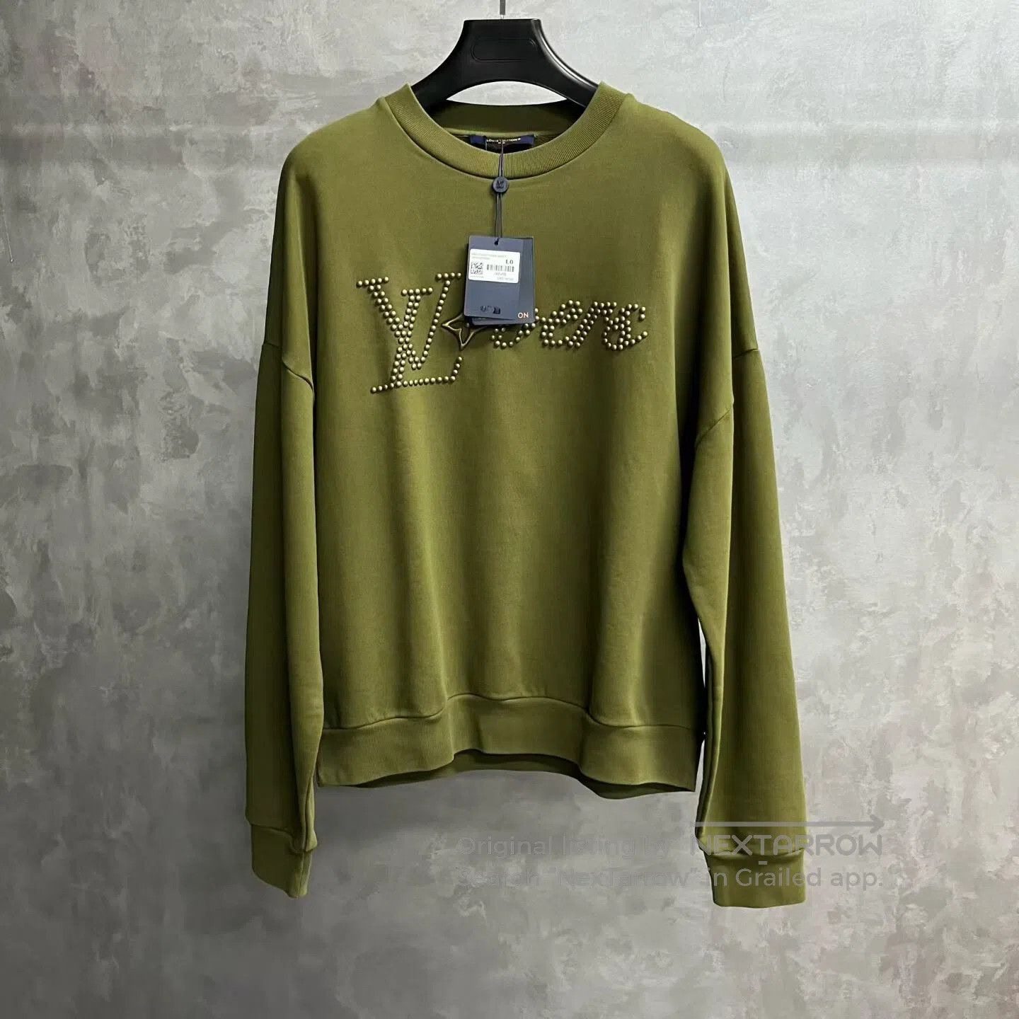Louis Vuitton Louis Vuitton Military green logo-studded printed round-ne Size US L / EU 52-54 / 3 - 1 Thumbnail