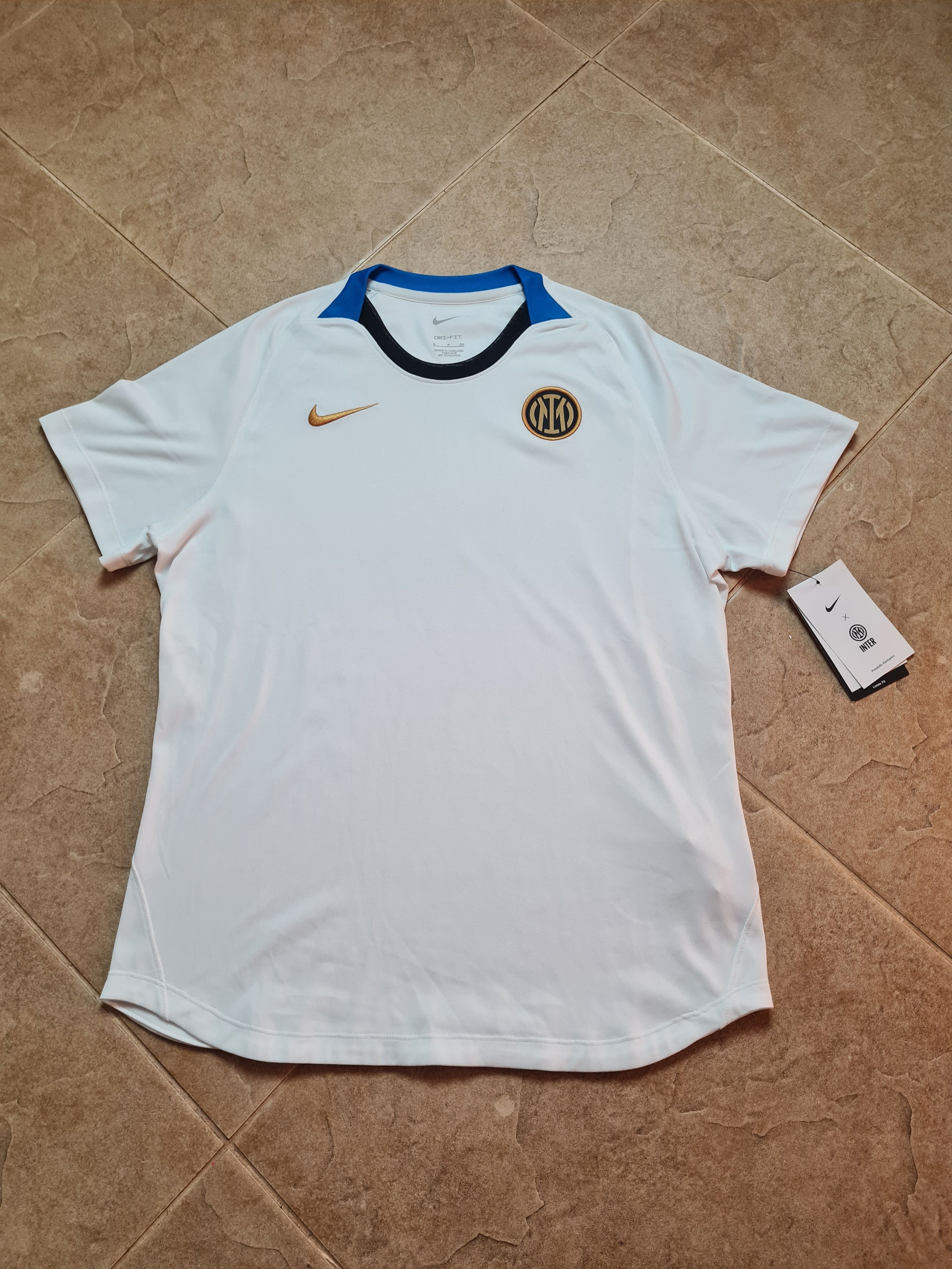 Nike Jersey Nike Inter 21-22 Lifestyle Shirt Leaked Would Have Size S / US 4 / IT 40 - 1 Thumbnail