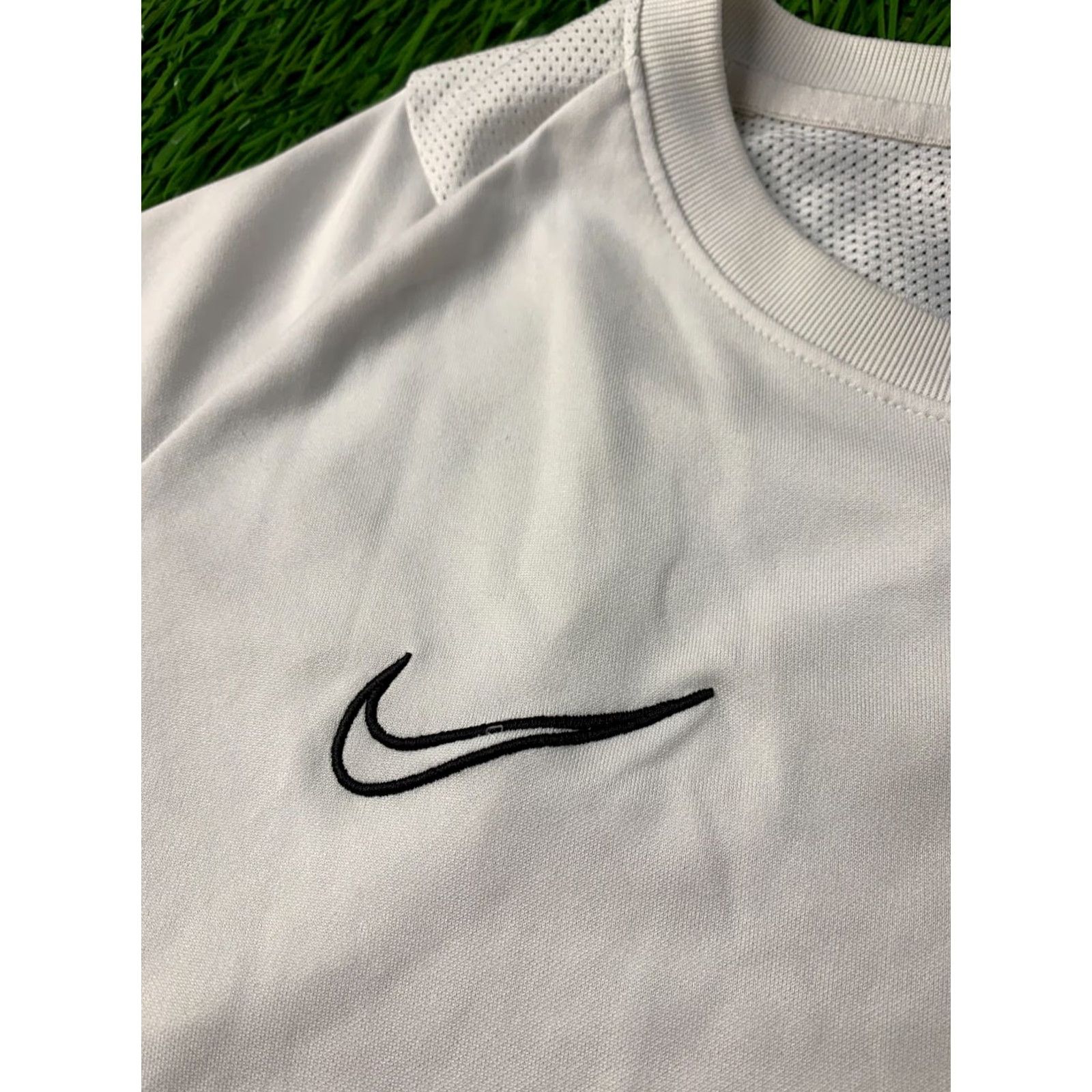 Nike NIKE ACADEMY 2022 ORIGINAL DRI-FIT WOMEN FOOTBALL SHIRT JERSEY XL White and Black Nike Academy Dri-FIT Soccer Shirt Womens XL Size XL / US 12-14 / IT 48-50 - 3 Thumbnail